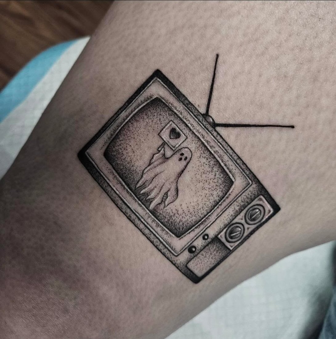 Cute ghosty flash by Kelsey! 👻📺
🖤
🖤
🖤
#blackballtattoo #michigantattooartist #midlandmi #blackandgray #kelseylusk
