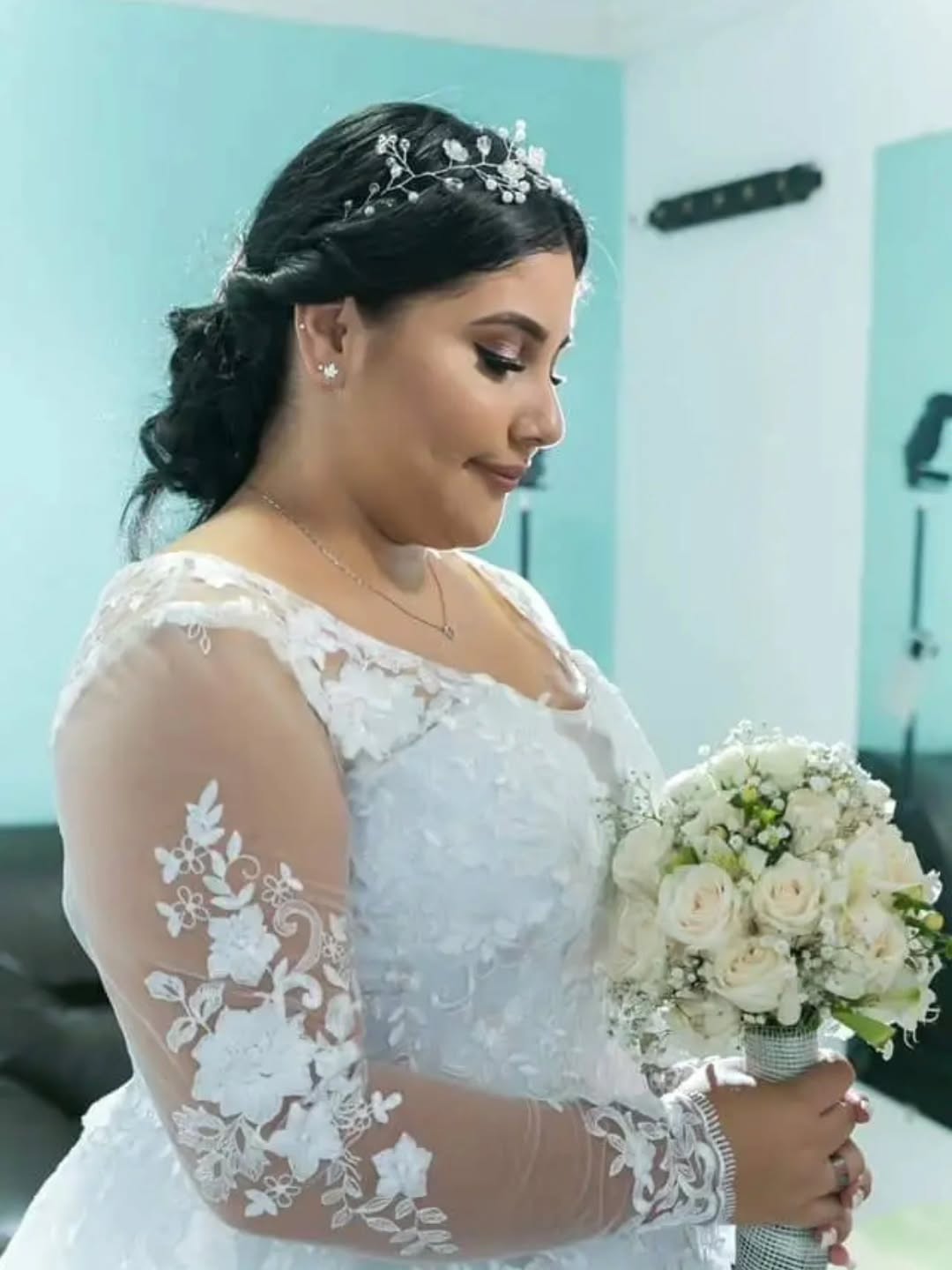 No es solo un vestido…
es el que vas a recordar toda la vida. 💍✨
#novias #vestidosamedida #vestidodenovia #andreagaleano®