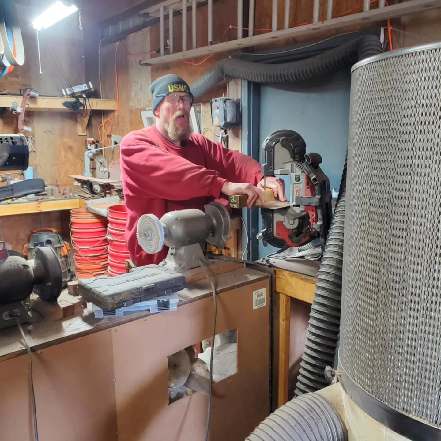 @hostetlerjeff prepping a hammer blank, then punching the eye on the @coalironworks 12 ton.
#VeteranCommunity #marinecorps #VeteransSupportingVeterans #veteransupport