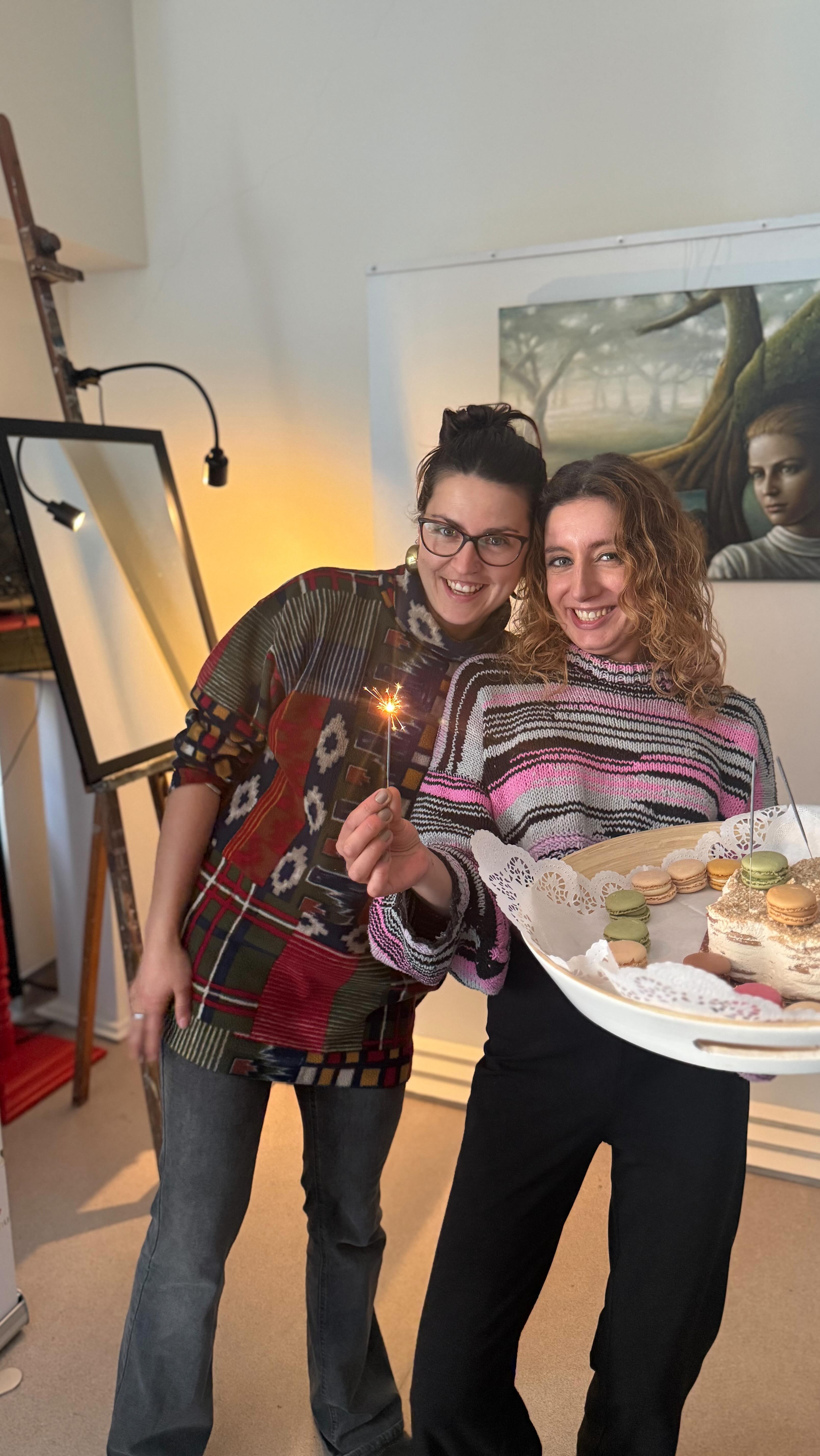 ✨ First glimpse. First shine. First magic.
Today, within the framework of the CraftWork4All @craftwork4all (Creative Europe) project, something truly special unfolded —
a live craft happening collaboration between two powerful and distinct voices in sustainable fashion and craft.
💫 Anita Gabor (Romania) @roodsbya
and
💫 Diana Quintal (Portugal) @d_backyard
came together to explore, reinterpret, and reassemble the very idea of adornment and clothing.
This is more 🌱than a collaboration 🫶-
it’s a dialogue between fashion design, craft, and reborn sustainable jewellery.
It’s about:
— giving materials a second life
— tactility and meaning
— beauty that doesn’t shout, but resonates
Today was just the first layer.
The first touch.
The first glow.
And it already feels like something truly alive is emerging.
To be continued…#artemassociation #craftwork4all #arthubmadeira #artcentercaravel #madeiraislandart