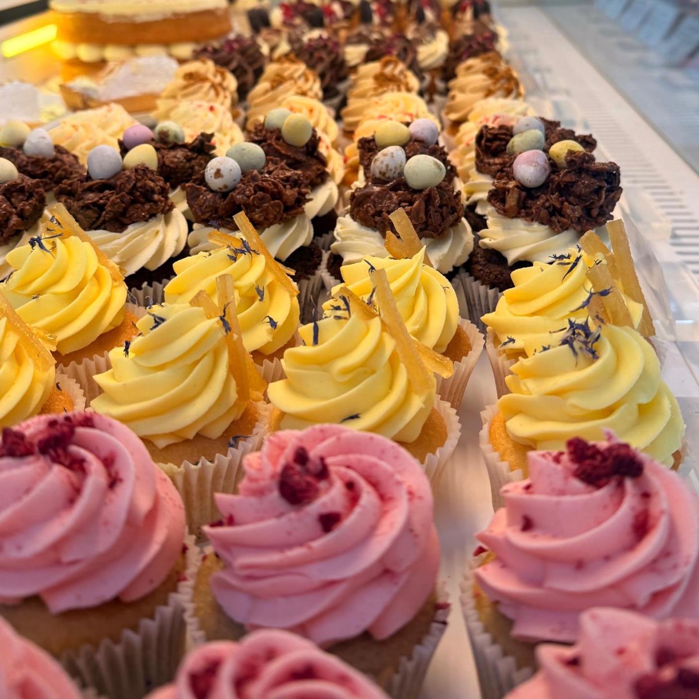Today’s counter is stunning and ready for a super busy day!
💫 HAPPY SATURDAY! 💫