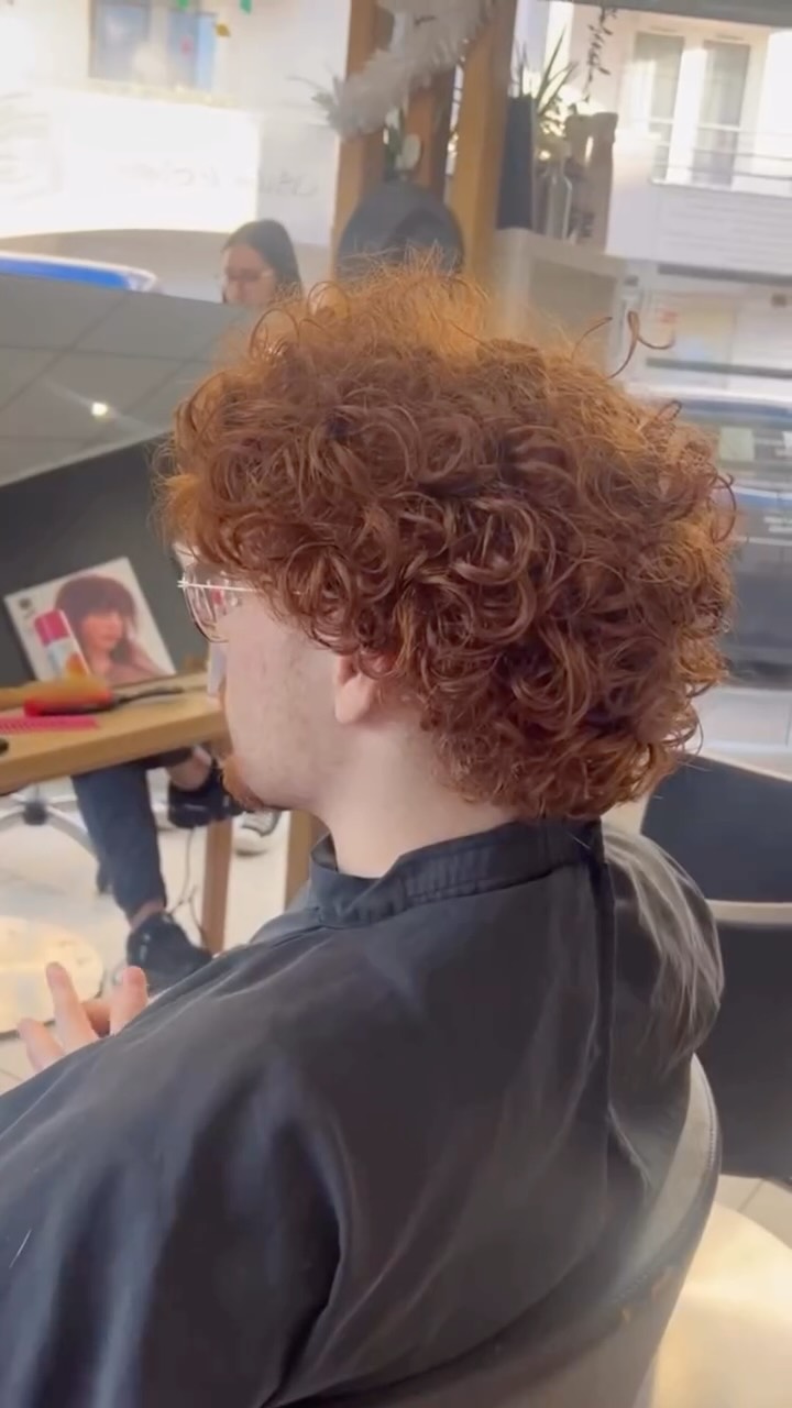 Parce que le respect de votre boucle est une valeur chère à nos yeux
👀 Toi aussi tu es à la recherche d’un Coiffeur qui sait mettre en valeur ta texture naturelle ?
N’hésite plus, et prends rendez-vous chez Green Concept 💚
#curly #cheveuxbouclés #coiffeurcurly