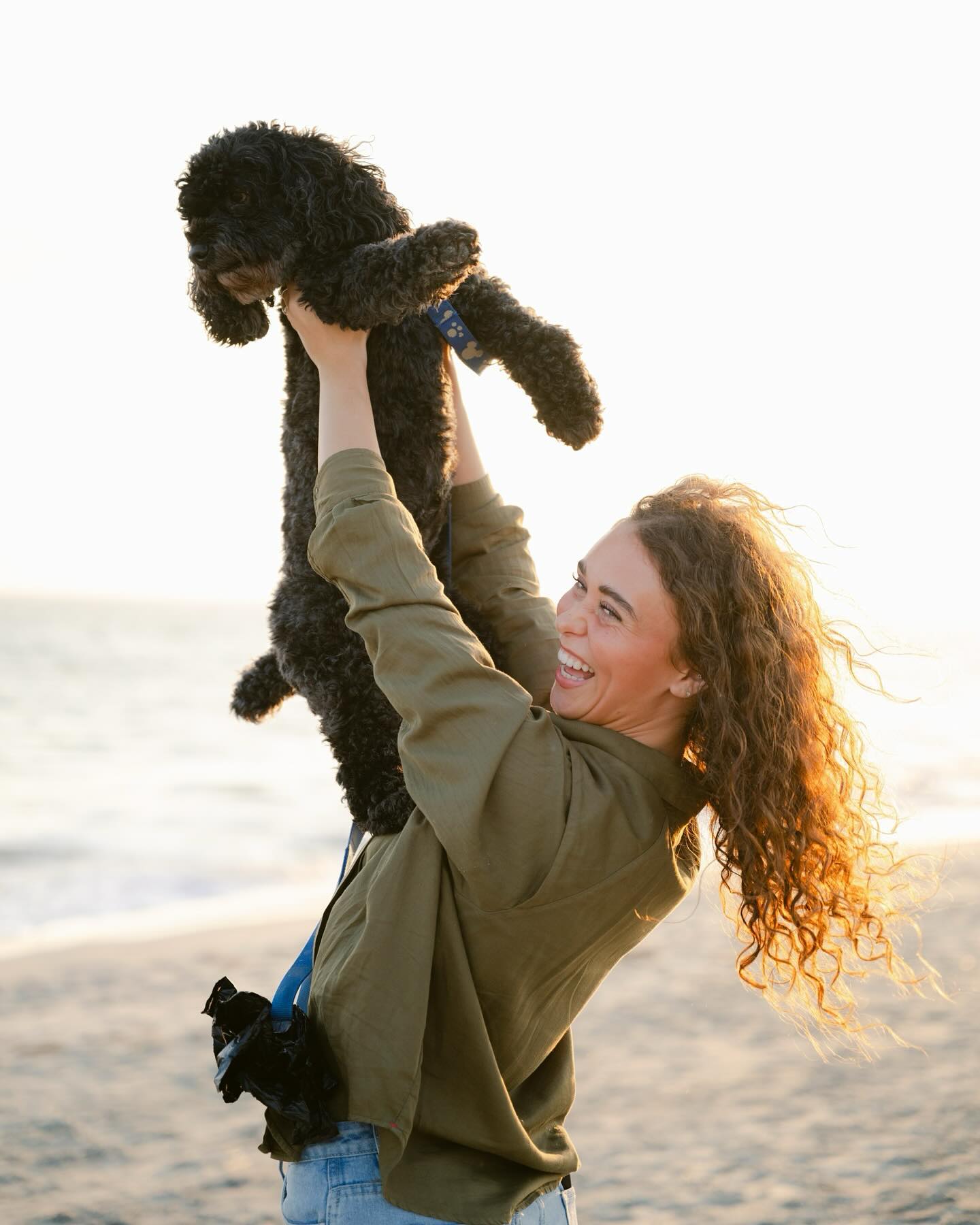 It’s less common for me these days, but I love shooting family sessions with “big kids.” I had a great time on this beach shoot with the Kelleher’s while their kids were back in town for Thanksgiving. It’s a nice reminder that these are still important years and milestones worth capturing 🫶🏻