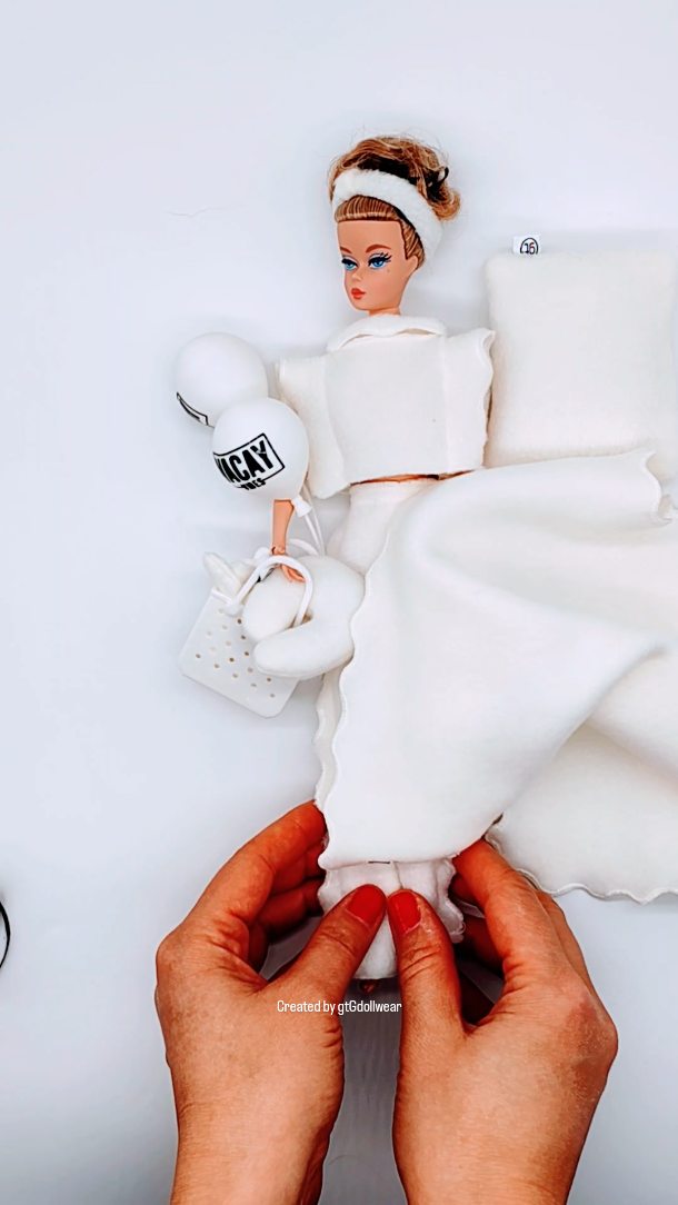 She’s boarding the flight like a first‑class marshmallow.
All‑white travel fleece, clean lines, cozy vibes, and that fashion doll confidence we all wish we had at 6am check‑in.
Warning: this travel fleece may cause unsolicited compliments at baggage claim.
#gtgdollwear #silkstonecollector #silkstonebarbie #silkstonecollection #barbiesilkstone