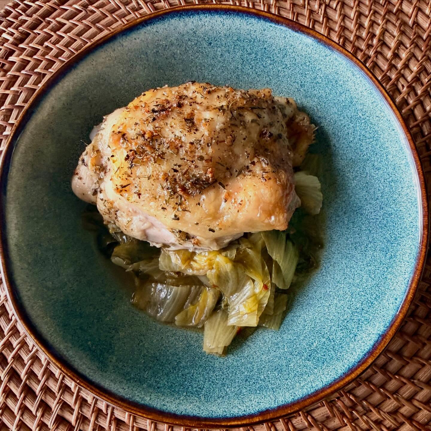 There’s something about a simple pan of greens that makes dinner feel complete.
This braised escarole starts with garlic, olive oil, and a splash of broth… and slowly turns into something silky, savory, and just a little bit elegant.
I love serving it under roasted chicken so all those golden juices soak right in. It’s simple, nourishing, and feels like more than the sum of its parts.
From my “forgotten, now found” notebook to your kitchen.
— Amy
https://www.nourishing-for-flourishing.com/post/braised-escarole-with-garlic-and-lemon
#nourishingforflourishing #weeknightdinner #realfoodrecipes #simpleingredients #glutenfreerecipes