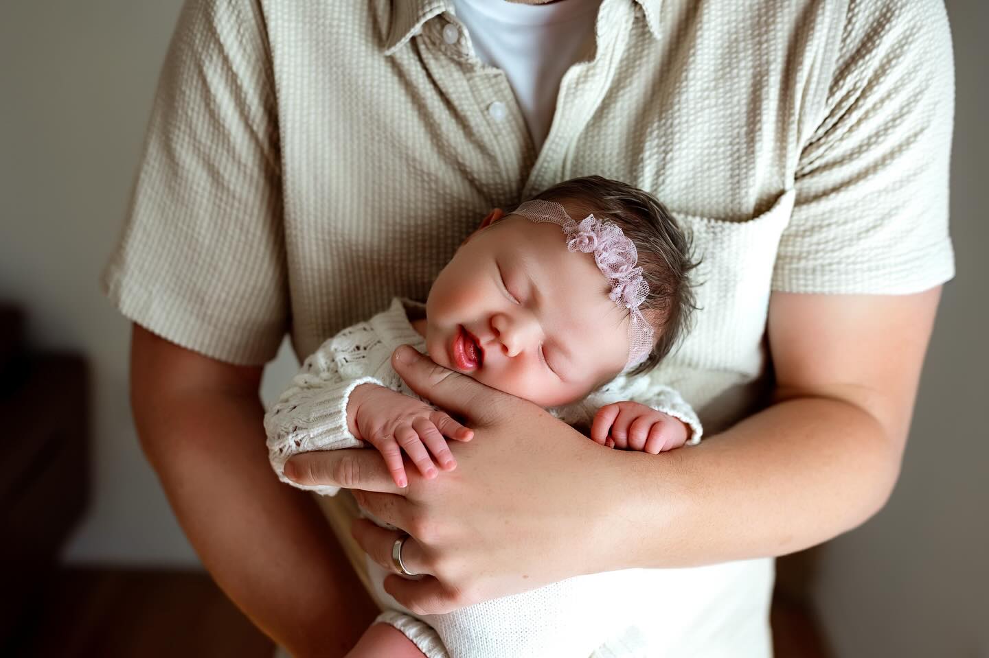 Hi guys!
I am in need of a newborn model to come in to my studio! I would love for it to be something that I can focus on the baby and work on wrapping, posing, etc. If you have a newborn or are due REALLY soon, let me know! Tag a new mama or an expecting mama with a babe due soonāI would love to do this sometime in April, before my busy season ramps up! Looking for four weeks and under at this time.
ā¢Baby only; no siblings or parents at this time
ā¢Mama, this is your time to relaxāI just need you to bring me the baby! Take a snap, scroll your phone, do whatever while I work with your babe :) leave the fam at home!
ā¢Youāll get a few photos for your time!