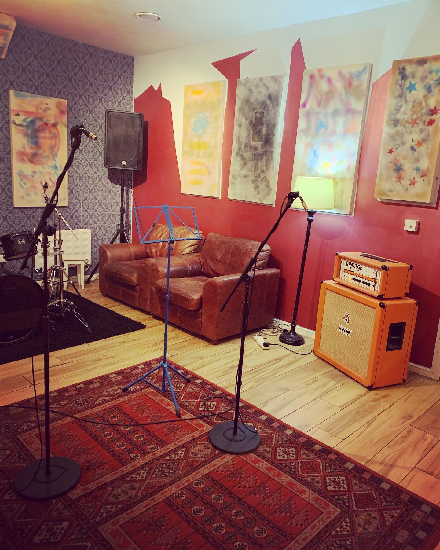 New erse resters in MRMII, pic 1 is view towards erse resters, pic 2 is view from. Cushty.