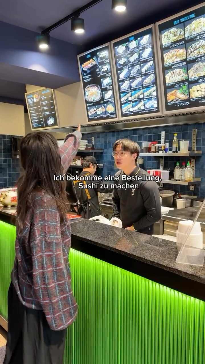 Wenn der Mitarbeiter gedanklich schon im Wochenende ist 🙃
#justforfun #worklife #sushi #takeaway #noodleking