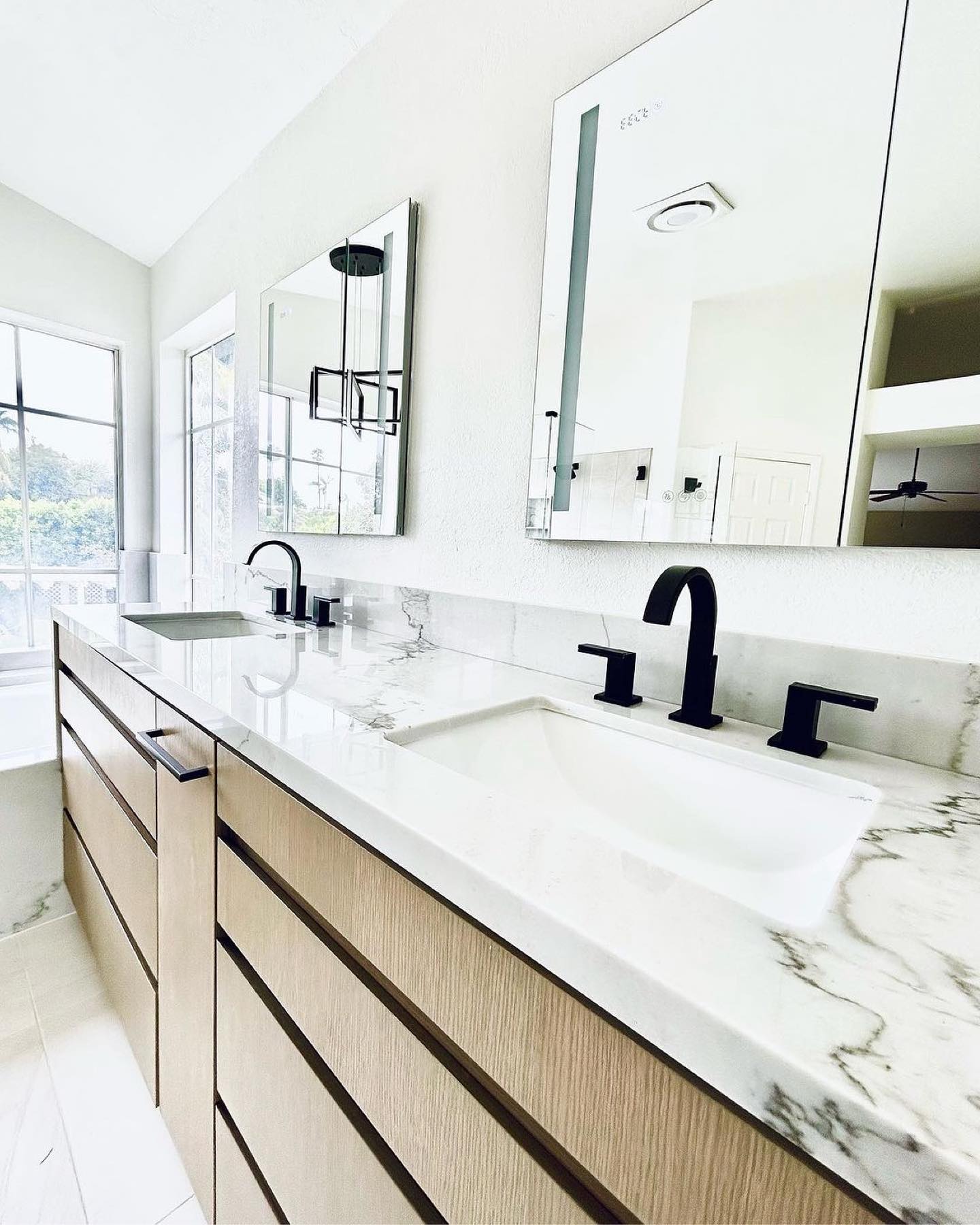 One of our bathroomsđ. At Statera we can help you with every step of the process. Here we supplied the beautiful material and installed it. We can do every step from start to finish for any remodel. Come by and check us out!
#bathroom #bathroomremodel #sandiegoremodel #homedecor #home #house