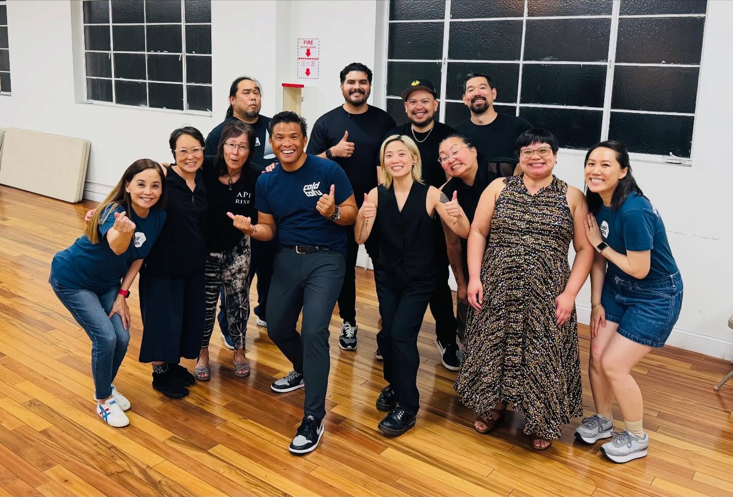 Our Level 1 students graduated! Thank you to all their friends and families for supporting them last night at their showcase :) Great job students! What a fantastic showcase! Onwards! (Not pictured @jeongmincho_ - cause he was on-set! Woo hoo! But made it nonetheless!)
#coldtofuimprov #coldtofu #improv #losangelesimprov
