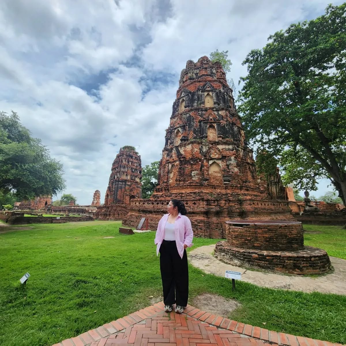 Exploring the ancient city of Ayutthaya and it feels like stepping into a different world. The temples, the ruins, the history – everything here is so incredible. Can’t believe how much beauty is packed into one place. Definitely one for the bucket list! 🌍✨ 🇹🇭 #AyutthayaAdventures #LostInTime #ThailandVibes #qingtravels