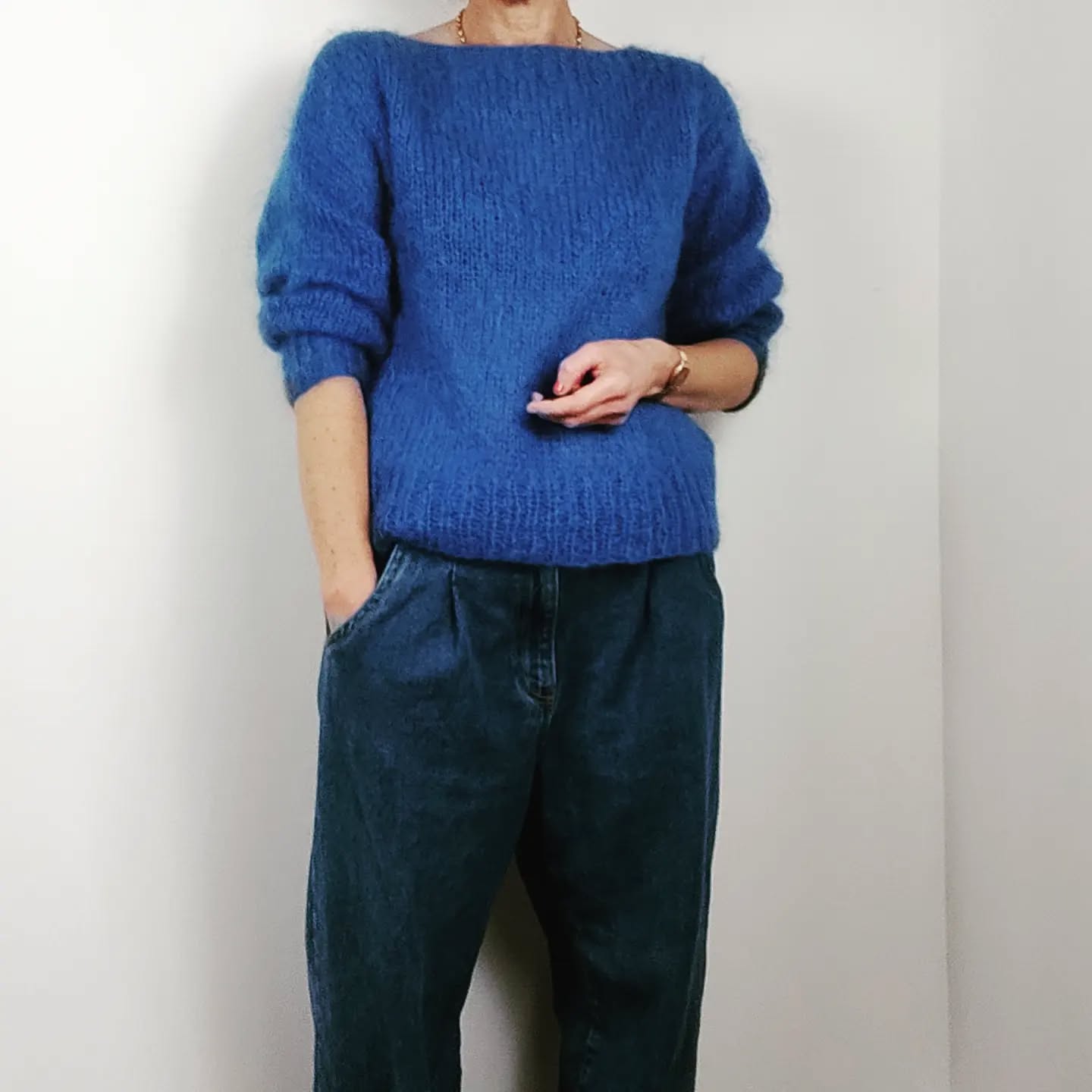 SOLD Electric blue mohair jumper
UK 10
£25
:
#mohairsweater
#relovedfashion
#sustainablefashion
#atelierarchivemodern