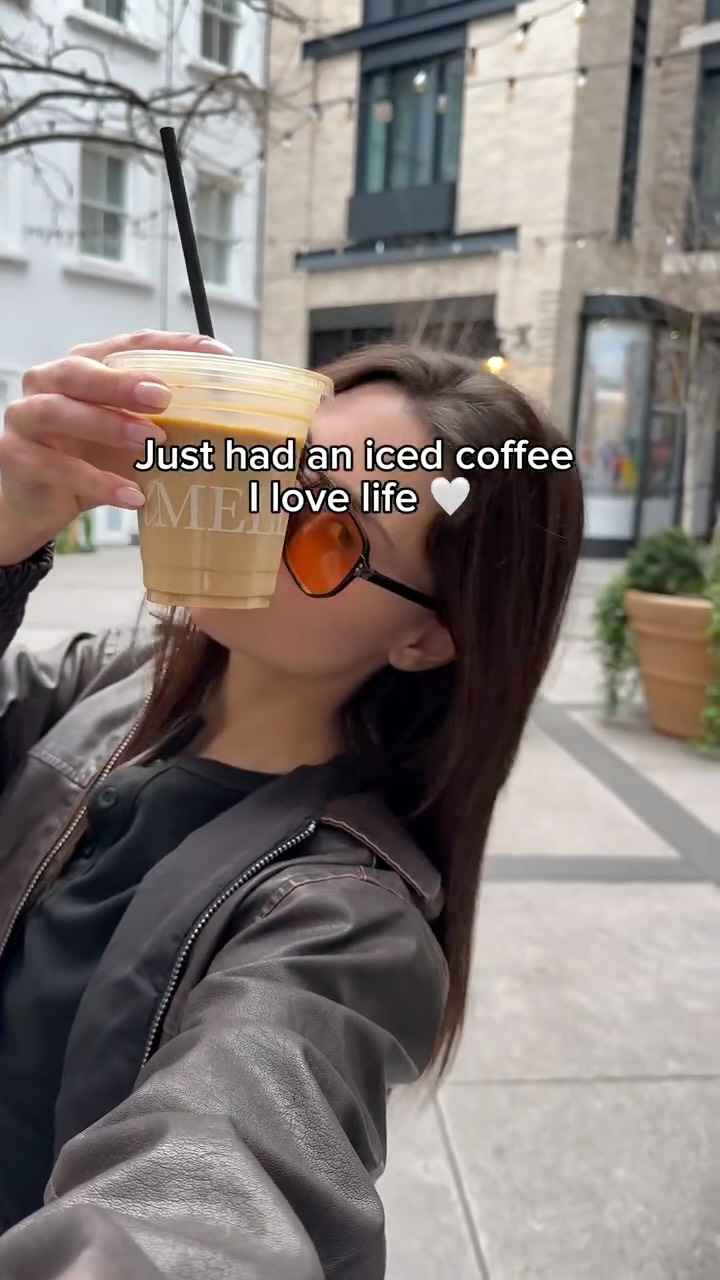 Is it Iced coffee weather yet? 🤍🤩
#coffee #coventgarden #london #coffeeshop