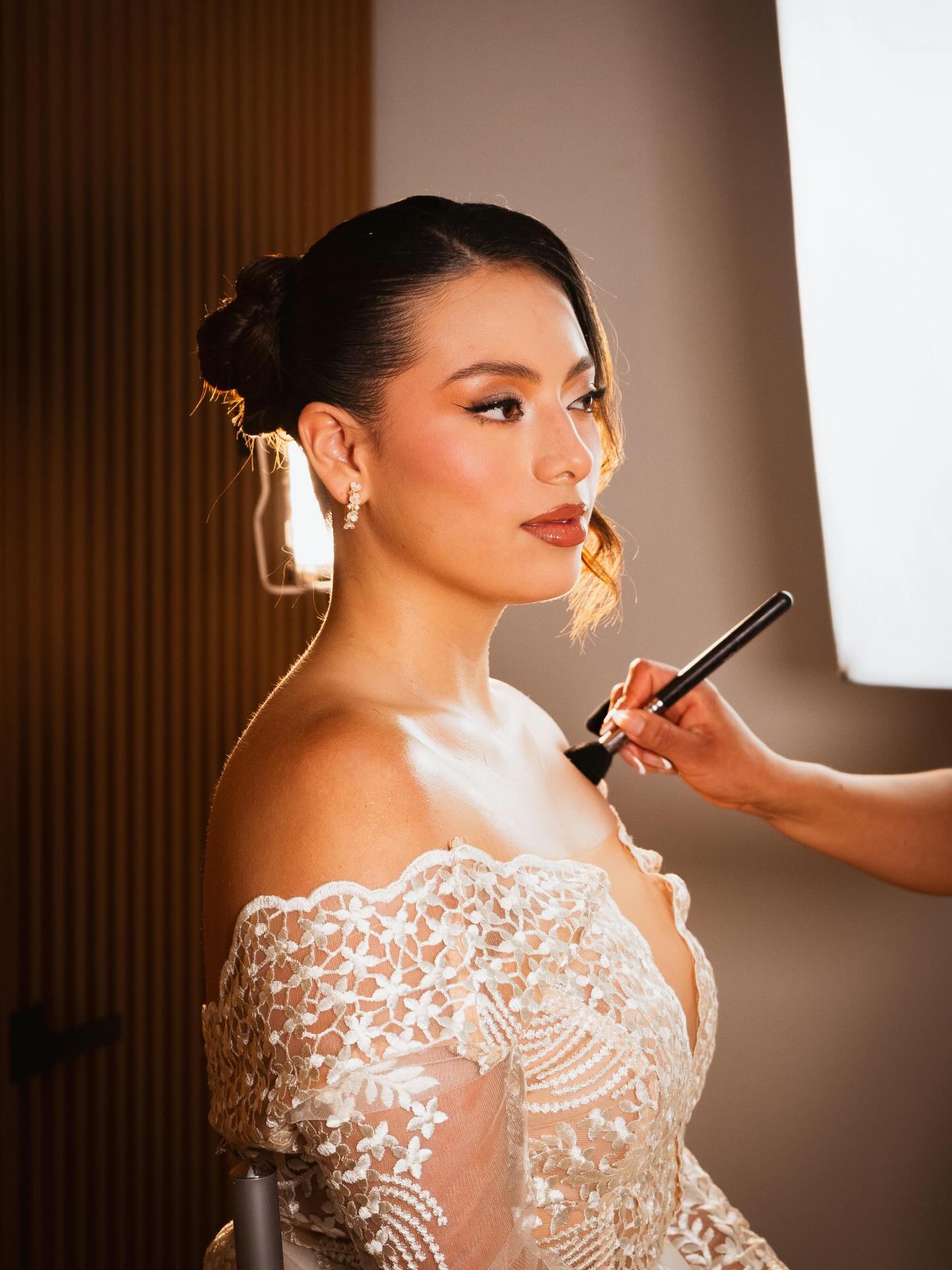 Soft moments before forever ✨
Wrapped in love, glowing with anticipation, and ready to say “yes” to a lifetime of magic.
#bridetobe #gettingready #bridalmoments #weddingvibes #bridalglow