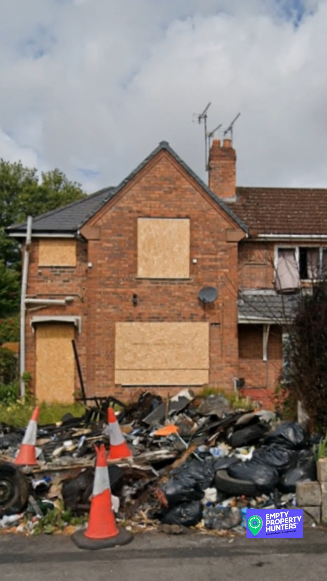 Imagine living next door to this… boarded-up windows, years of silence, and a front garden that’s turned into a dumping ground. What was once someone’s home is now dragging the whole street down, attracting rubbish, pests, and problems no neighbour should have to deal with.
The frustrating part? This isn’t rare. There are thousands of properties just like this across the UK, sitting empty while communities around them feel the impact. But the good news is, it only takes one person to notice and take action. Spot it, report it, and you could be the reason this place gets a second life while earning yourself a reward in the process.
.
.
.
.
.
Empty Property Hunters is a UK-based initiative that turns everyday people into community problem-solvers by rewarding them for spotting long-term empty homes. By simply noticing signs such as boarded-up windows, overgrown gardens, or years of inactivity, anyone can submit a property and earn a reward, with the added benefit of helping to bring neglected homes back into use. It’s a simple way to earn extra money while making a real difference to local neighbourhoods. Side hustle in action.