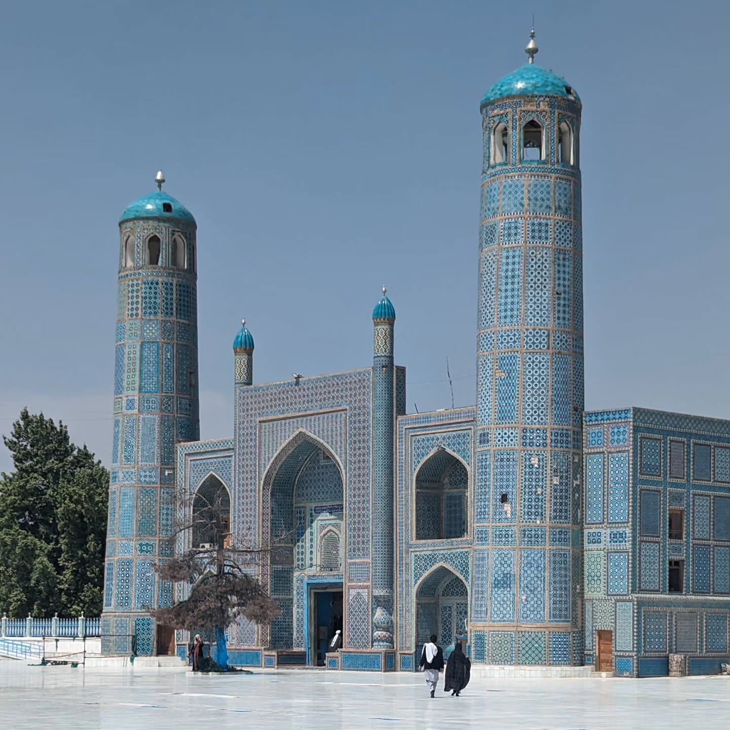The Blue Mosque in Mazar-e-Sharif🇦🇫
Our Afghanistan tour is one of our favorite Adventures and we simply can't get enough of it.