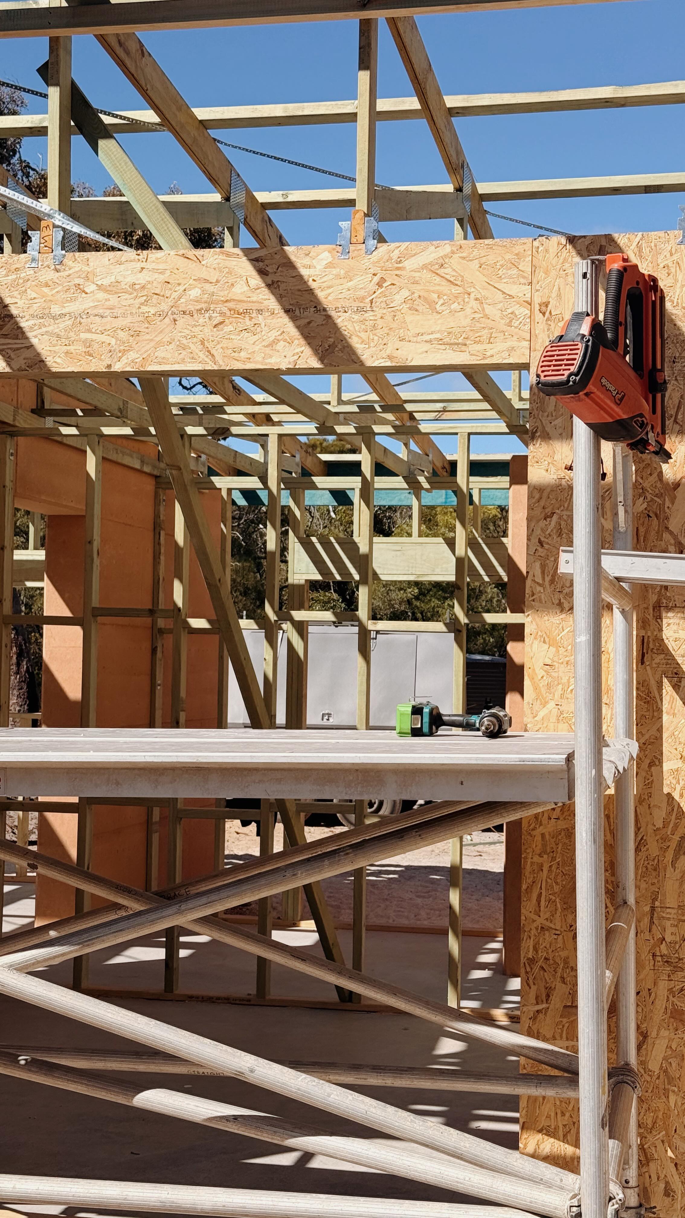 Things are getting real at our Judd Rd build.
Framing complete, roof installation next 🔨
———
Contact us
P: 0438 209 088
E: Jarrod@hphomes.com.au
#honeypothomes #margaretriverbuilder #southwestbuilder #custombuilder #rammedearth