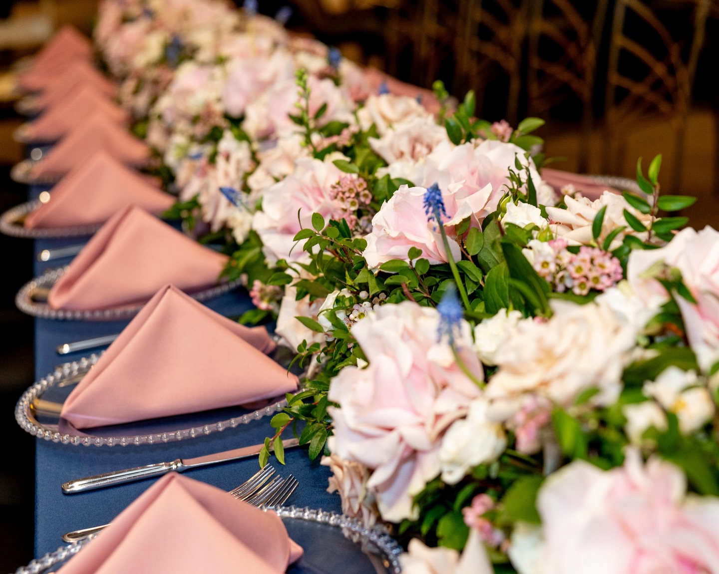 that surreal pause right before the event begins —when the vision finally comes to life—holds such a strange contrast, feeling completely ready for it, yet quietly wishing time would linger just a little longer… because once it begins, it already slips into memory, bringing those endless days of work to an abrupt, beautiful close @canyongateccevents @sierra.gettman @pbthlv @marioramirezphotography @nuagecottoncandy @smashbooth @djmattlv @ultradjslv @ledsvegas @_acsfloralevents