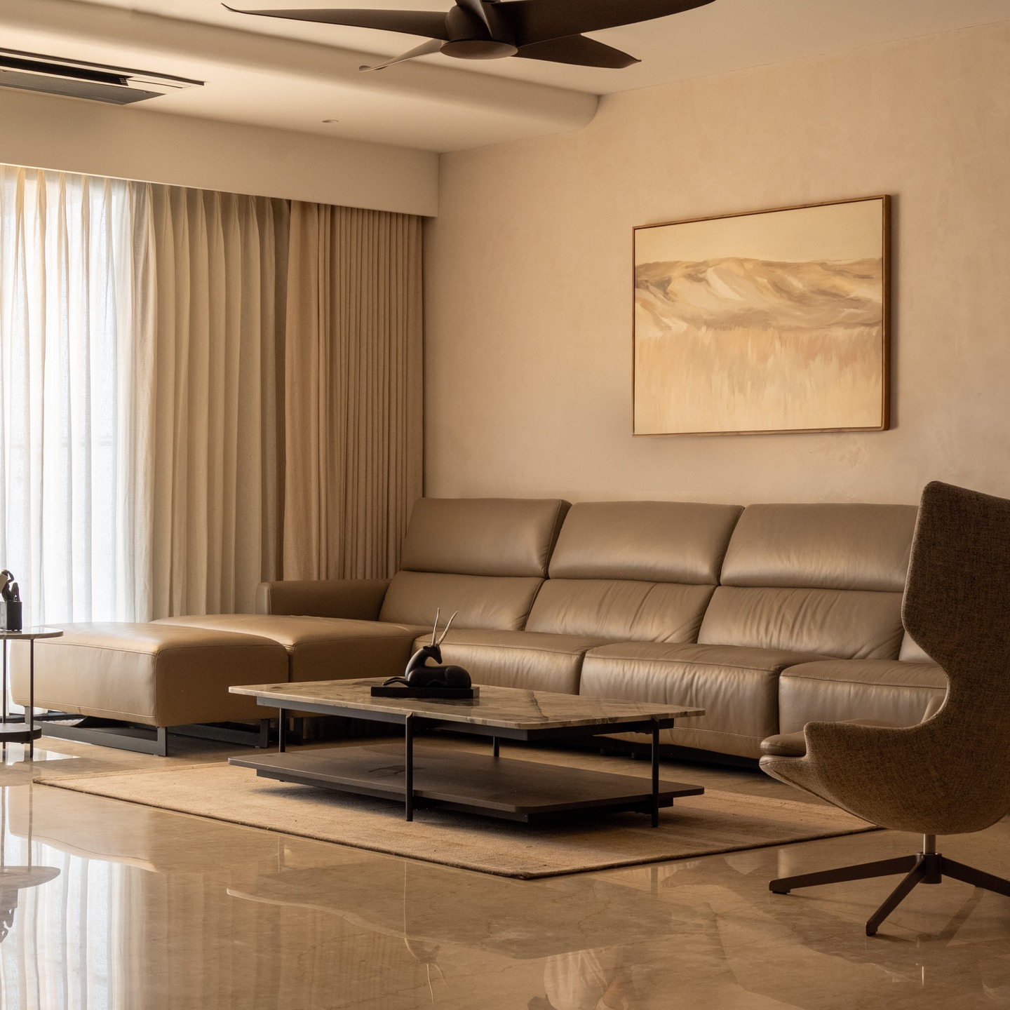 Soulful Living!!
#almainteriors #marinaonekochi #marinaone #sobhamarinaone #interiørdesign #luxuryinteriors #moderninteriors #livingroominspiration