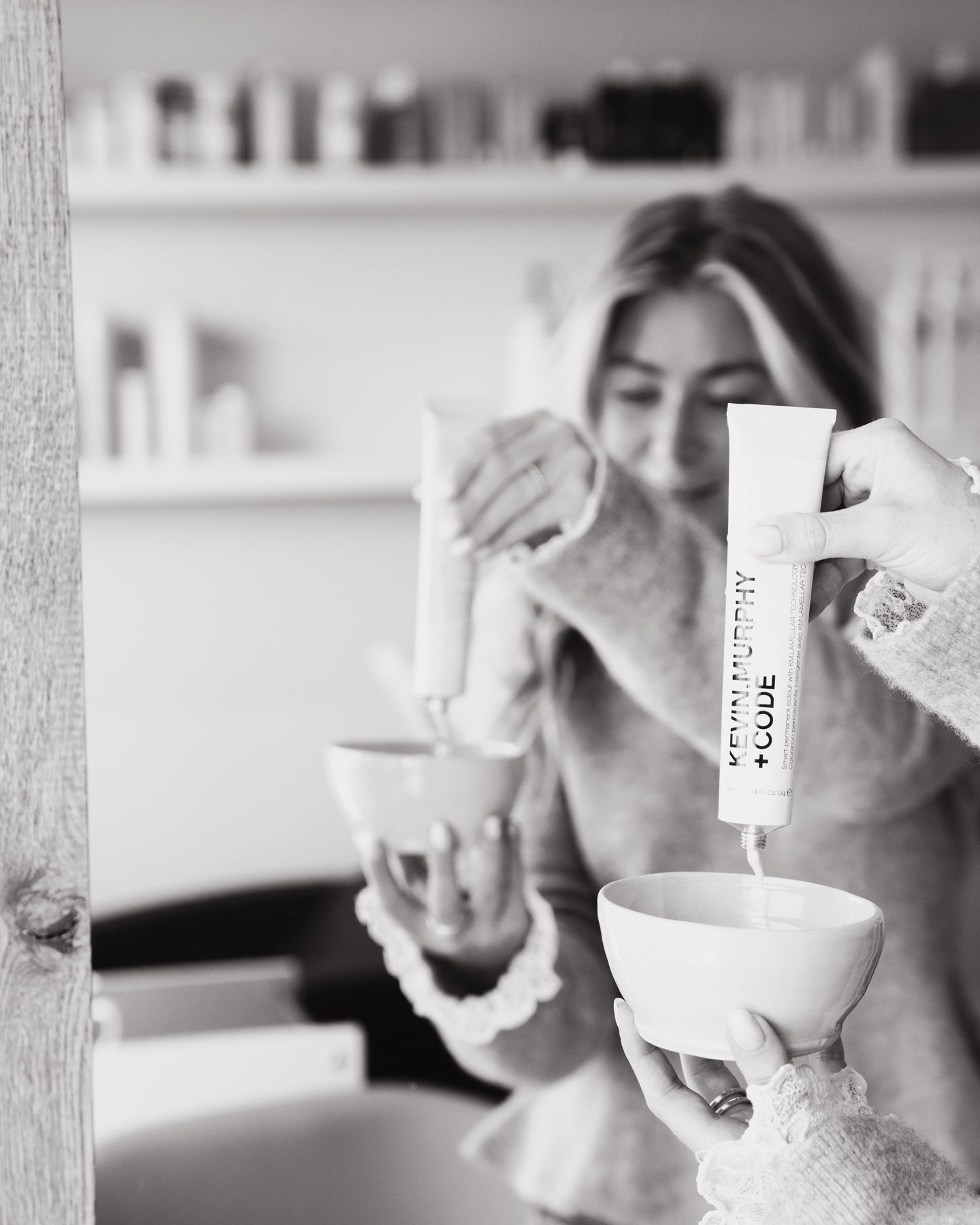 NEW IN THE SALON
Maak kennis met CODE+ van Kevin Murphy 🔐
Een innovatieve haarkleuring die kleur en verzorging perfect combineert.
Met CODE+ kies je voor een prachtige, langdurige kleur én haar dat gezond, glanzend en sterk blijft. De geavanceerde formule verzorgt het haar tijdens het kleuren, waardoor het resultaat niet alleen mooi oogt, maar ook goed aanvoelt.
Of je nu gaat voor een natuurlijke uitstraling of een verfijnde verandering — met CODE+ creëren we een look die bij jou past.
Klaar voor jouw nieuwe haarkleur? ✨
#KevinMurphy #code+ #HairColor #HealthyHair #HairTransformation #SalonQuality #HairCare #ShinyHair #HairInspo #NaturalBeauty #GlowUp #SalonBellaVita