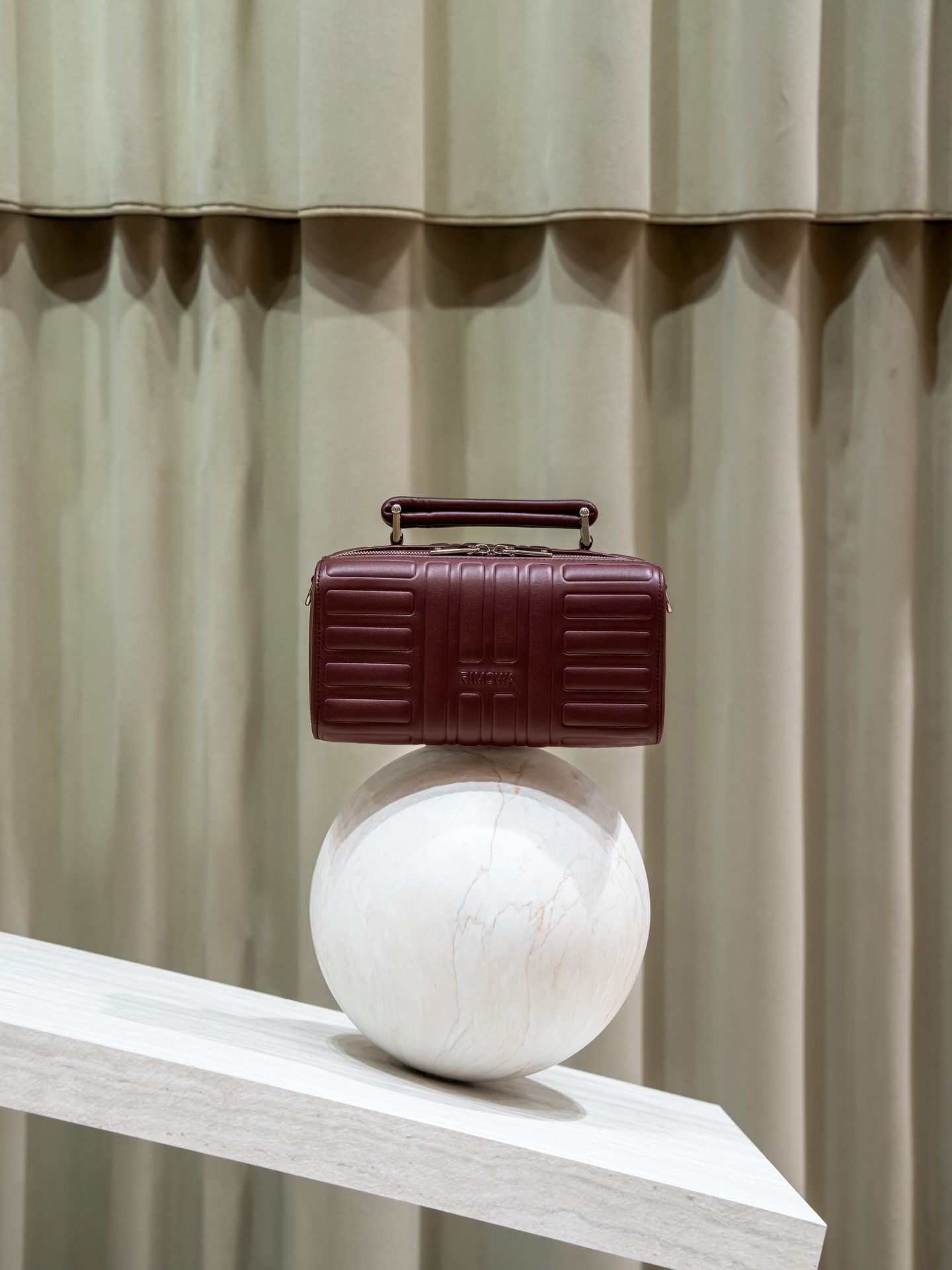 The iconic grooves of Rimowa at Marina Bay Sands 🧳