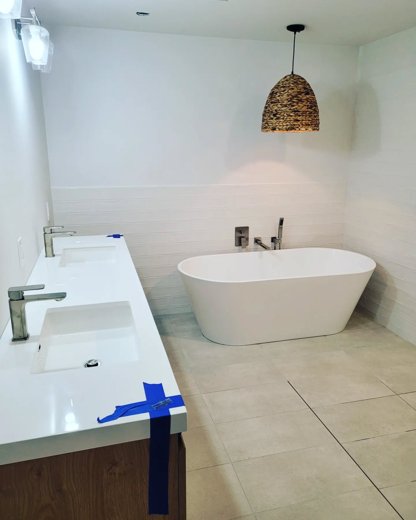 Finishing stage of this beauty of a five piece master bathroom. I love this stage, *like baking a cake" best part is the end. Parts and supplies sourced from
@andrewsheretltd and emco
#plumbing #plumber #gas-fitter #gas-fitting #seatosky #Squamish #Whistler #Bowenisland #NorthVancouver