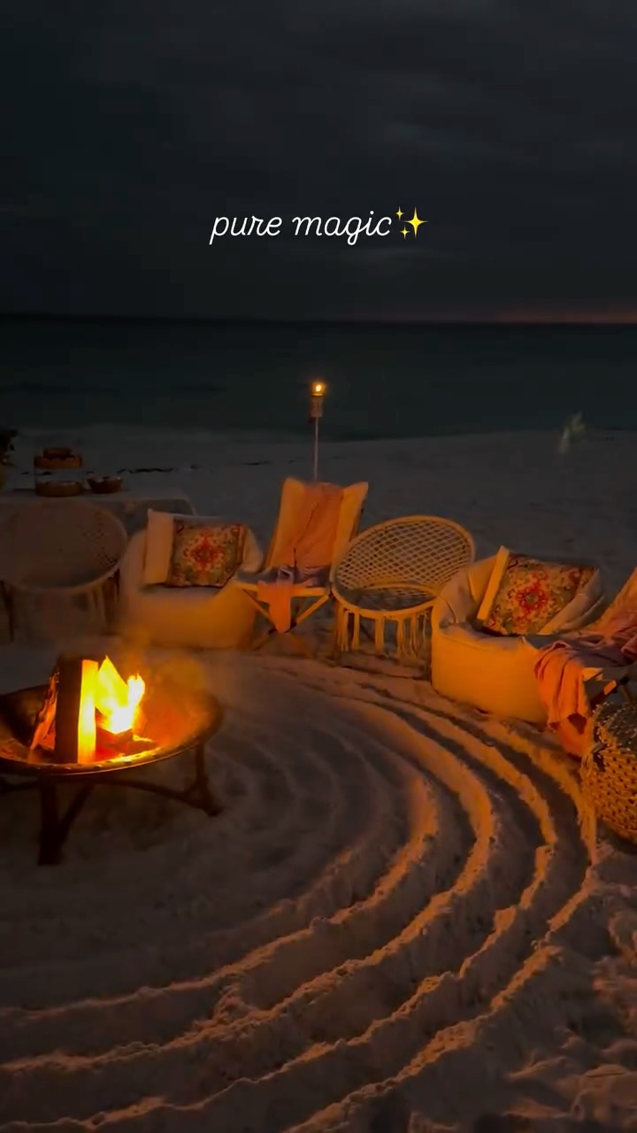 The after sundown magic is unreal✨☀️
#sunsetlovers #seasidefl #30a #beachbonfire #girlstrip