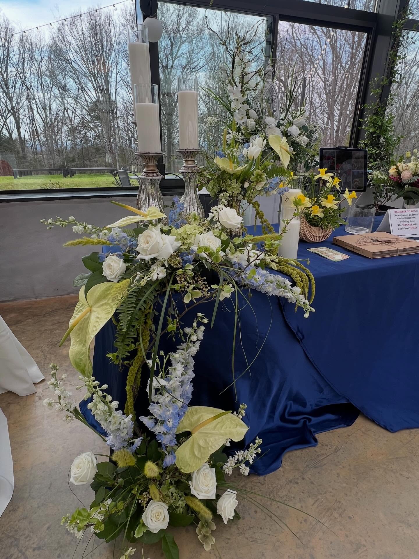 I’m loving this ground to table arrangements I did…. And so is everyone else…