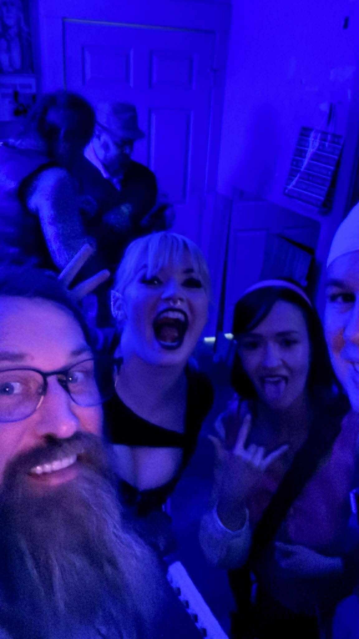 Our Pushing Dragons PCs are getting ready for tonight’s s0ld out show, are you??? 👀 We’ll see you there!
Pushing Dragons is sponsored by @divergentrealms , who will be in the lobby tonight!
#pushnfk #pushingdragons #dungeonsanddragons #dndimprov #pushcomedytheater