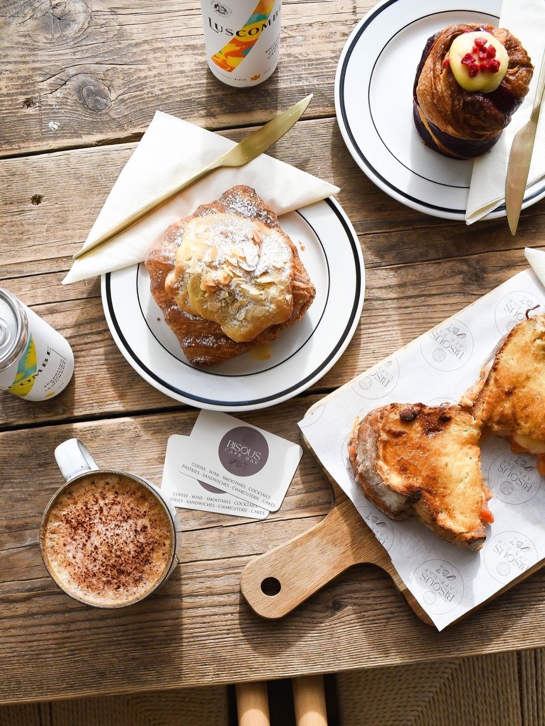 Had the loveliest pastry and sunlight filled Lifestyle shoot for @bisouscafebar in Honiton, Devon last month 📸🌷
⠀⠀⠀⠀⠀⠀⠀⠀⠀
The perfect spot to soak up some rays, stuff your face with cakes & nab a toastie if you’re there at lunchtime!
⠀⠀⠀⠀⠀⠀⠀⠀⠀
#honitondevon #coffeephotoshoot #cafephotography #lifestylephotoshoot #devonphotographer
