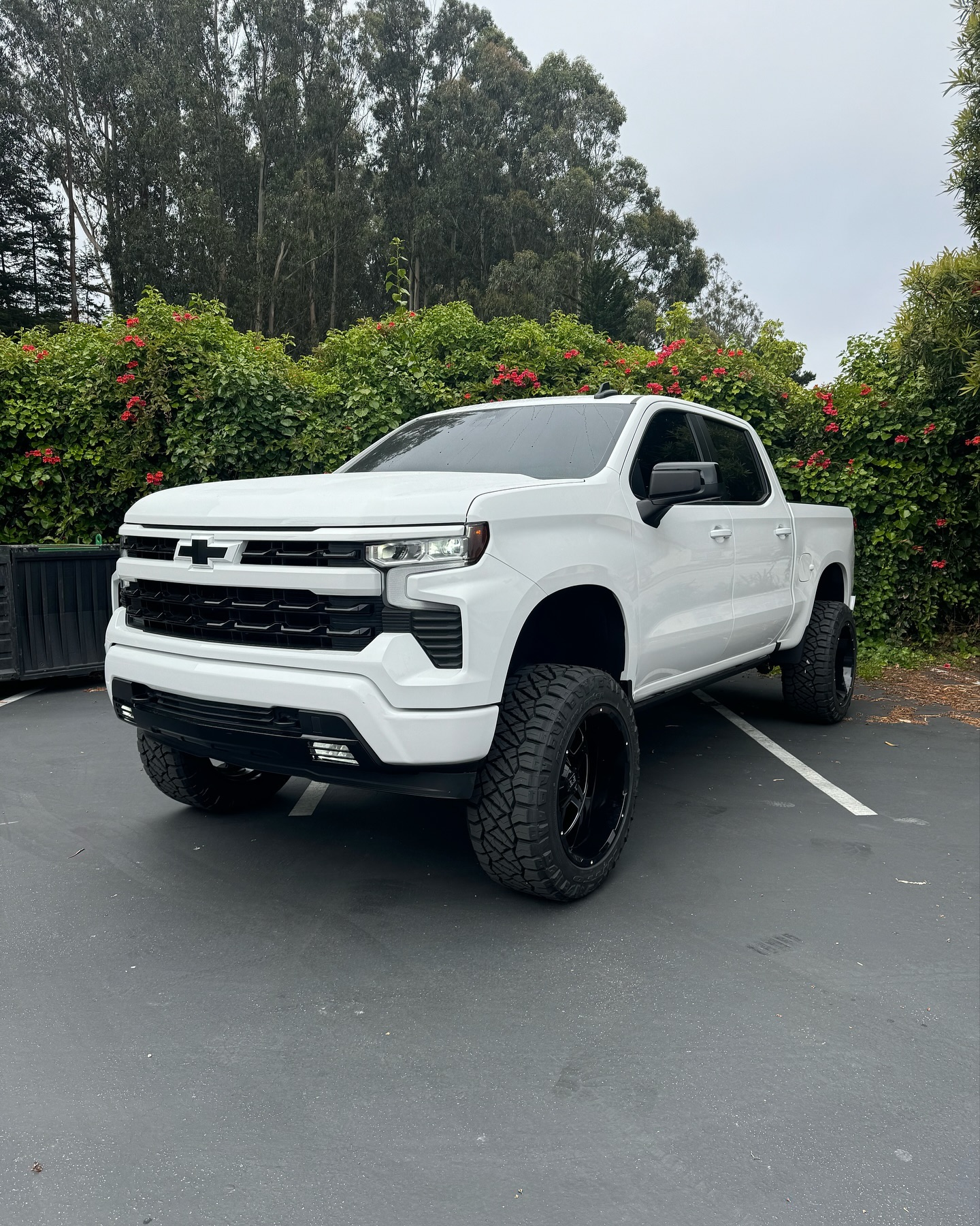 PTS Built
2024 Chevy 1500 RST
Truck rolled into the shop with 170 miles and the customer wanted to do it up
•6” Cognito Lift with 2.5” Fox Elite Coilovers & Shocks
•22x12 Full Throttle FT-3 Wheels
•35x12.5r22 Nitto Ridge Grapplers
•AMP Research Steps
#pts #ptsbuilt #precisiontruckspecialties #chevy1500 #cognito #cognitomotorsports #coilover #foxcoilovers #nitto #nittotires #nittoridgegrappler #ampresearch