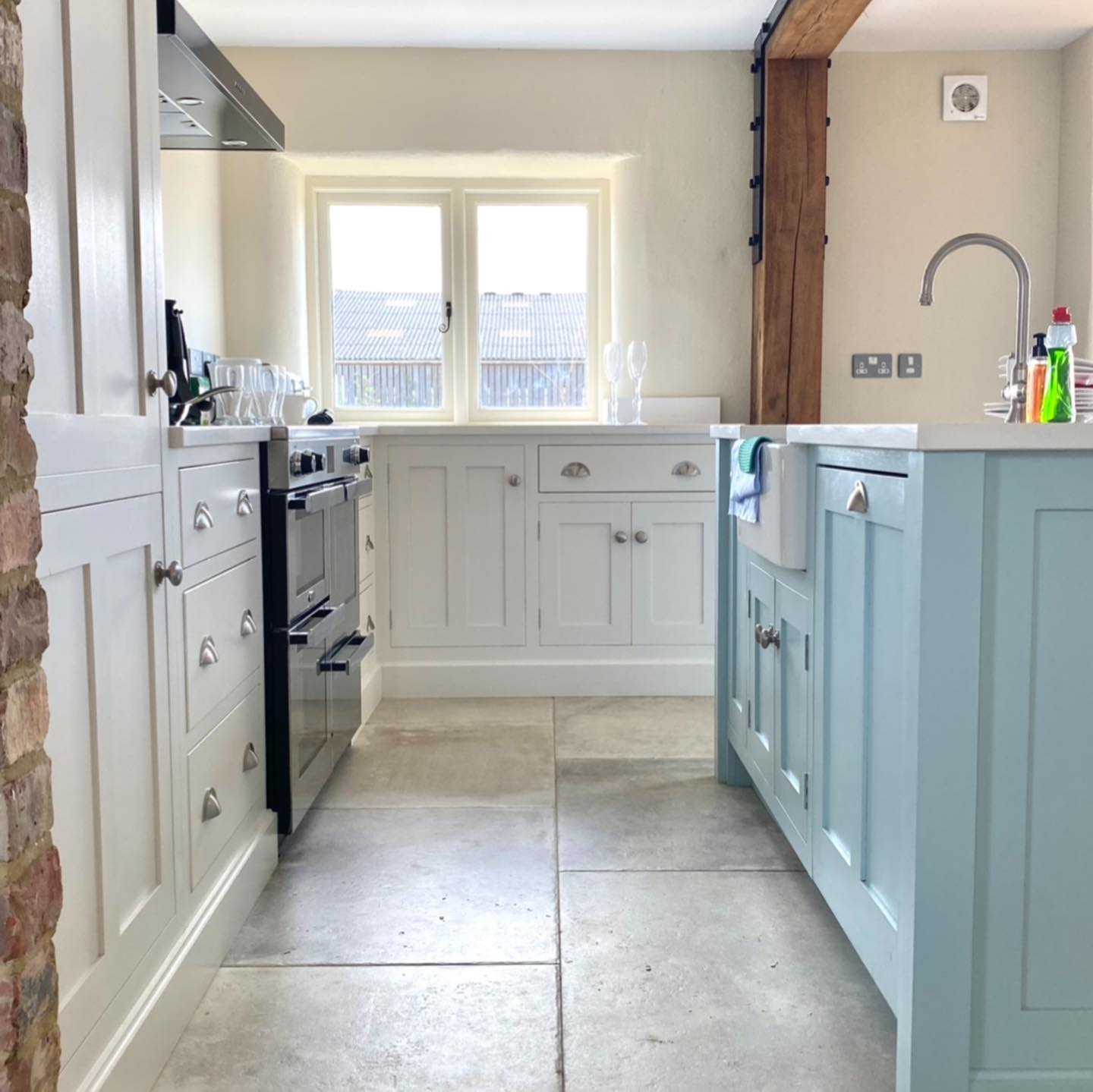 We think the kitchen is the best room in the house. No bias here! No matter the shape and size, your kitchen should be exactly how you want it! These customer converted some barns into as beautiful living space. A large centre island played a feature in both kitchens they had made, even though it was all brand new, right down to the stone flooring, it all felt settles and thoughtfully done! #jharriskitchens