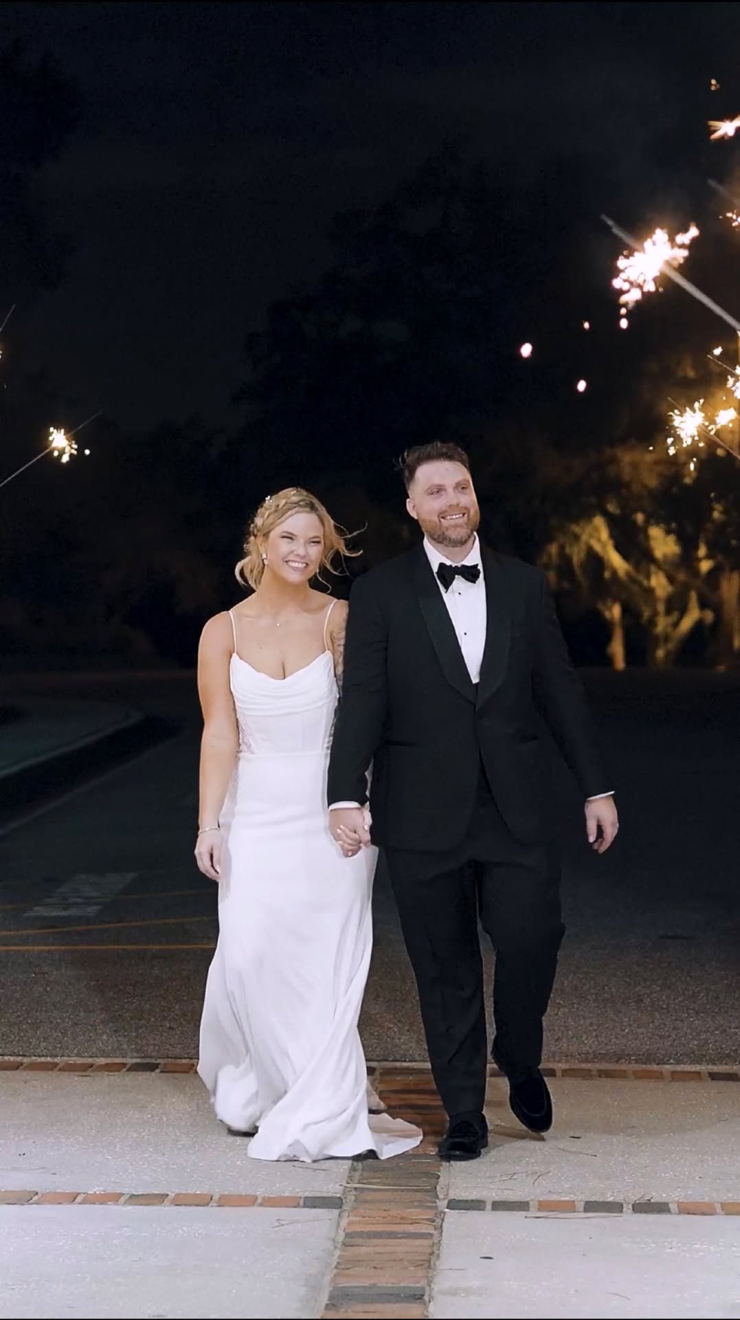 Classic black + white. Quiet moments. A day that felt deeply intentional.
Brooke & Andrew’s wedding at Hunter’s Green Country Club in Tampa, Florida was the kind of celebration that balanced elegance with intimacy, a private first look, meaningful vows, sunset portraits, and a night that unfolded effortlessly from start to finish.
Every part of this day felt considered and personal, where timeless style and emotional depth came together naturally in one of Tampa’s most refined country club wedding venues.
Vendor team:
🎥 @yourweddingdayfilm
📸 Photography: Tom Moschner
🕊️ Officiant: Lyn Castro
✨ Planning & Design: @eventsbylucia @papermajik.designevents
📍 Hunter’s Green Country Club | Tampa, Florida