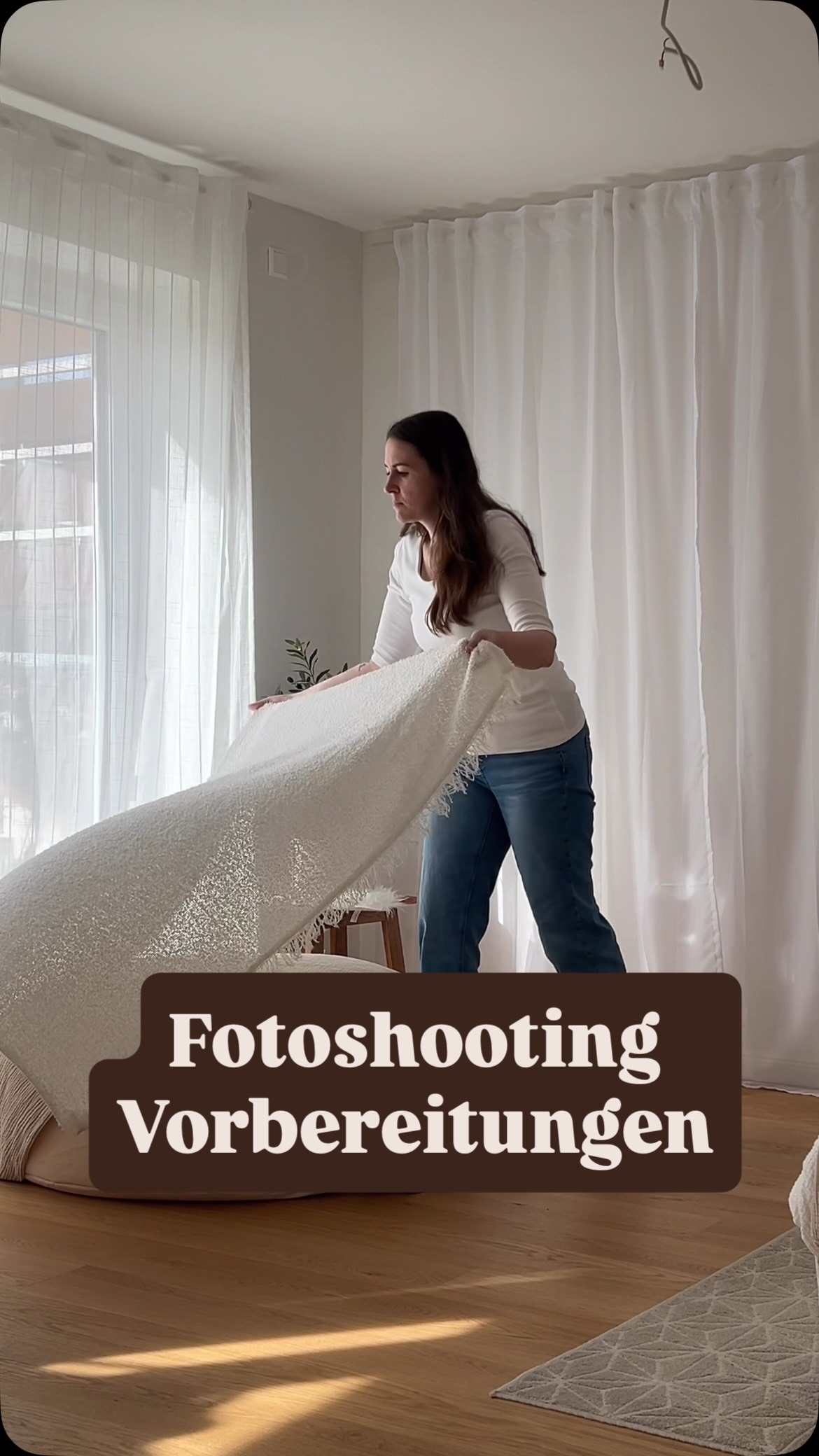 Ein kleiner Einblick, wie ich mein Studio vorbereite, bevor mich eine Familie besuchen kommt 🤗.
Hier entstehen ganz wunderbare, natürliche und emotionale Fotos von euch.
Hat euch der Einblick gefallen? Welche Behind the Scenes würdet ihr euch wünschen? 😊
Schreibt es mir einfach in die Kommentare oder per PN.
_________
Hi, ich bin Isabel - deine Wohlfühl-Fotografin mit Herz für Hochzeiten & Familien in Weikersheim und Würzburg. Für emotionale Fotos, die euch zeigen wie ihr seid, seid ihr bei mir genau richtig!
Isabel Heine Fotografie
www.herz-und-gold.de
isabel@herz-und-gold.de
Fotostudio Weikersheim
Newbornfotos
Familienfotos
Babybauchfotograf