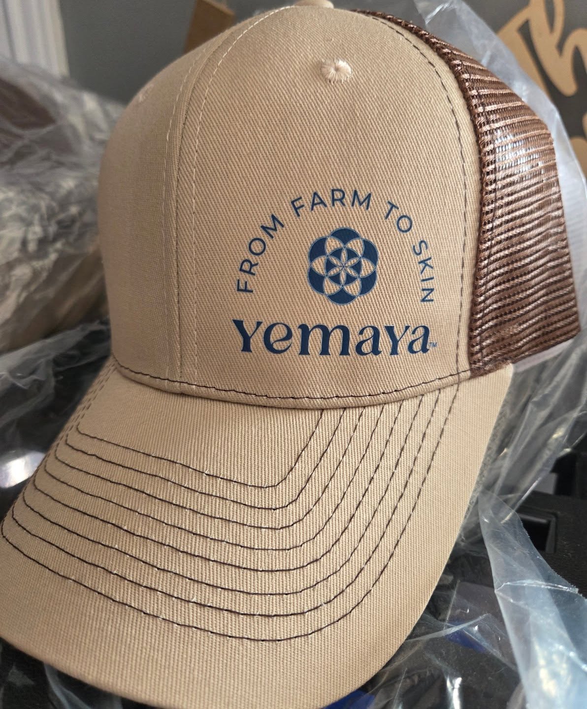 Market Apparel! Excited to expand this season. What do you think of the colour's 😍 might need to order more with different colour's next. Maybe a grey or black style. #farmtoskin #yemaya #hat #marketseason #Yemayanaturalproducts
