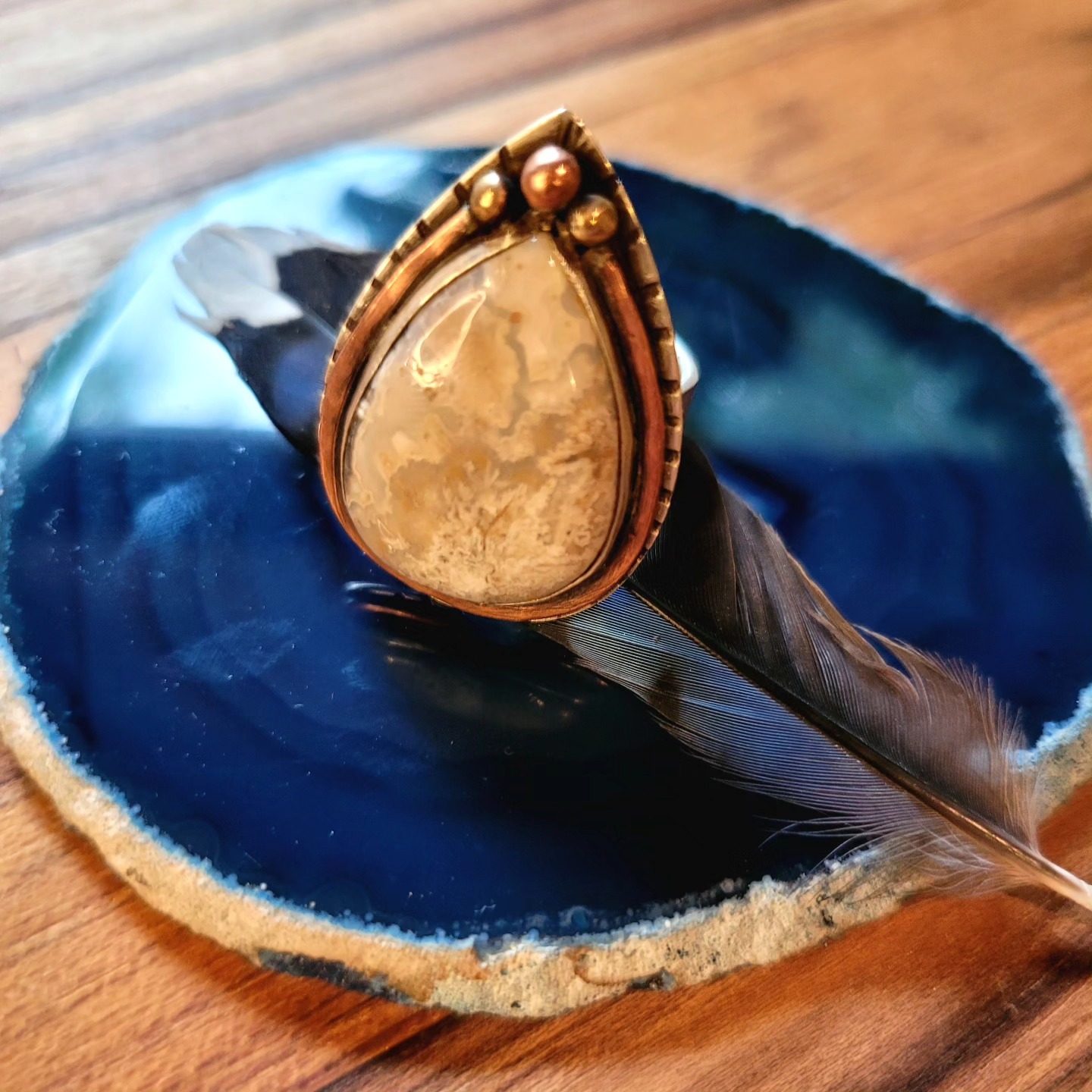 Chalcedony Agate •Size 10.5• Silver with Copper & Brass
#metalsmith #rings #silverjewelry #silver #smallbusiness #coloradometalsmiths #copper #handmade #fineart