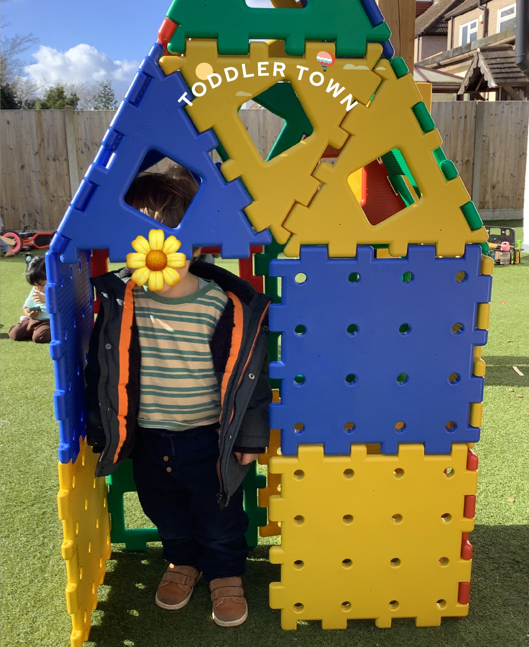 🌤️🏡 Adventure's building, whatever the weather 🏡🌤️
Whenever the sun shines (or even when it doesn’t) we love getting outside to build, explore and create little adventures together in the garden at Toddler Town Nursery.