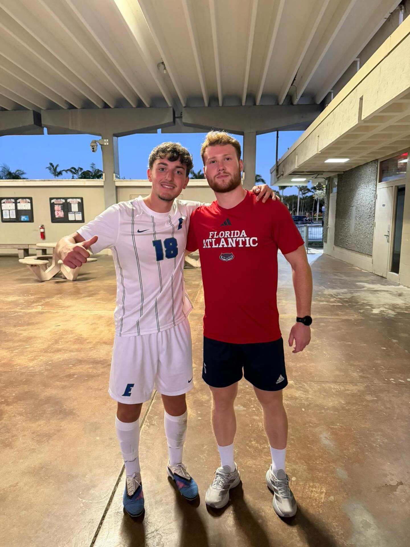 Spring Link up ⚽️
•
@josh.rayfield8 of Eastern Florida State and @j.ainge8 of Florida Atlantic during a fixture in the Sunshine State ☀️🇺🇸
