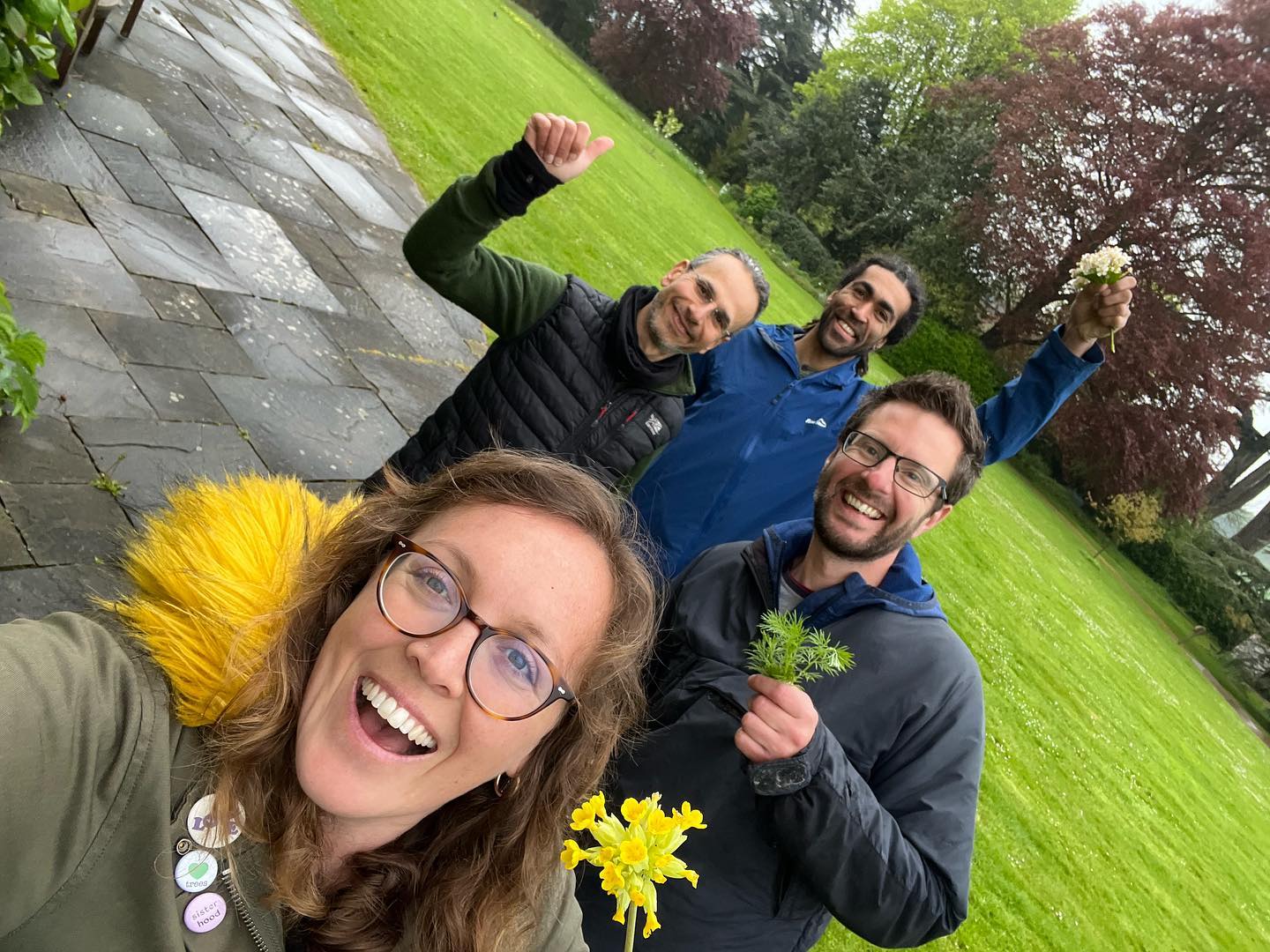 yes yes to the nature collective!
such a vibe facilitating with this lot last week
we co-create spaces that care for both
employee wellbeing & nature
what a gift to be now sharing it
this time in the magical lands of ham green
more being, less doing
together in nature
slowing down
offering space & time
to reconnect, remember
to recalibrate & revaluate
sustainability
purpose
health
of people AND of planet
huge thanks to @pennybrohnuk & @naturalacademy_ecopsychology for space sharing
and to all of the voices offered in to the mix
what a melting pot of magic it was
curious about how we could work with you
with your company or organisation?
we’d love to chat more
get in touch. link in bio
#natureconnection #ecopsychology #wellbeing #workplacewellbeing #employeewellbeing