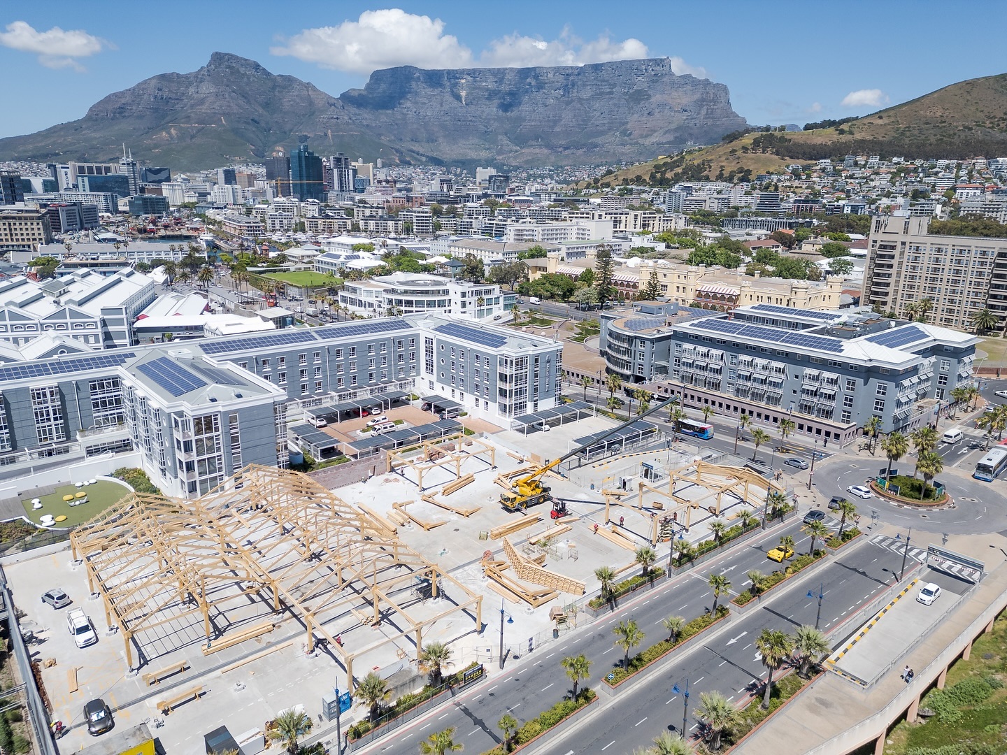 Evermine | Cape Town, South Africa
A bird’s eye view of the progress on site! The new Oranjazicht Market is under construction and it is going to be a game-changer for Cape Town.
#oranjazichtmarket #waterfrontcapetown #timberframe #tablemountain #timberconstruction #construction #southafrica #capetown #aerialview