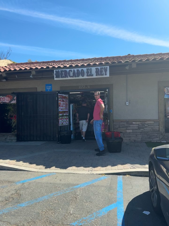 Checking on inventory. Mercado El Rey in San Juan Capistrano still has all 4 flavors for ridiculously low prices. Do they have the last 4 Roasted Red Habanero in Orange County? We're going to find out...