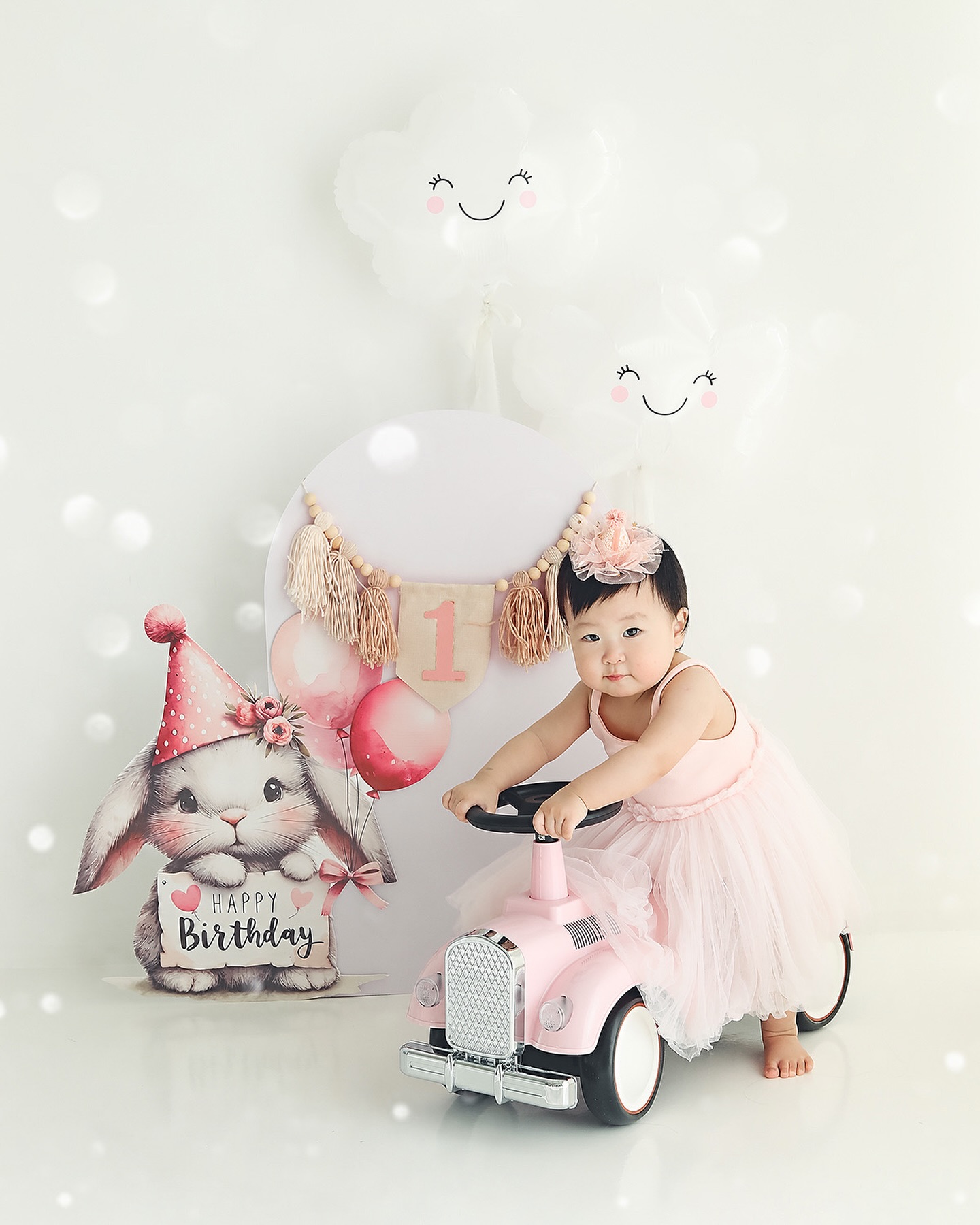 Cruising into ONE like a princess 🎀🚗
#dubai #abudhabi #alain #dubaikids #dubaicakesmashphotographer