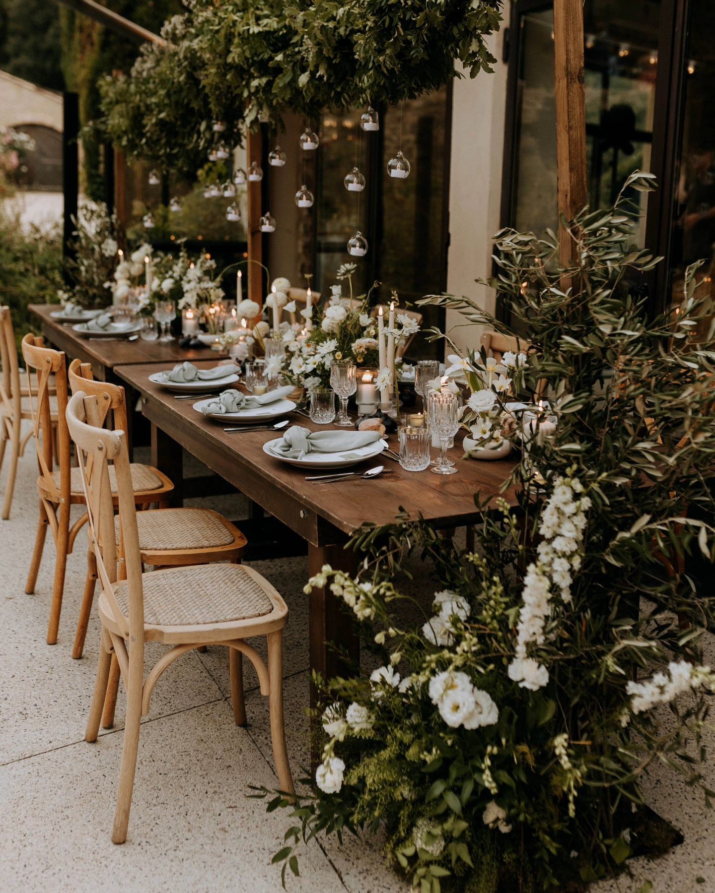 Quel bonheur de célébrer l’union de deux âmes magnifiques dans le cadre enchanteur du Domaine de Valbonne !
Sous l’ombre apaisante des grands chênes centenaires, entourés d’oliviers, de lavande, et de vignes baignées de lumière, vous avez créé une journée magique, empreinte d’amour et de sincérité.
Félicitations aux mariés pour ce moment unique qui restera gravé dans nos cœurs ✨Et bravo à la super team de prestataires qui a su sublimer cette journée avec tant de talent et de dévouement 😍
Wedding Planner @agence_suzetteetsimone
Photographe @anais_bizet_photographie
Fleuriste @alkonost_fleurs
Make up haïr Artist @unbrindaudace
@emiliedlf
Traiteur @maison_nans
DJ @le_bac_a_vinyles
Location mobilier décoration @raima_menestra
@jani_solution_evenementielle
Location voiture @provenceclassics
What a joy to celebrate the union of two beautiful souls in the enchanting setting of Domaine de Valbonne! Beneath the soothing shade of majestic century-old oak trees, surrounded by olive trees, lavender, and sunlit vineyards, you created a truly magical day filled with love and sincerity. Congratulations to the newlyweds for this unique moment that will forever remain in our hearts! And hats off to the amazing team of vendors who elevated this day with such talent and dedication.
#dreamwedding #provencelove #weddingprovence #lavender #olivetree #ProvenceVibes #vineyardwedding #timelesslove
#ProvenceDreamscape #countrysideelegance #frenchcountrysidewedding #luxeweddingexperience #romanceinprovence
#luxurywedding #elegantcelebration
