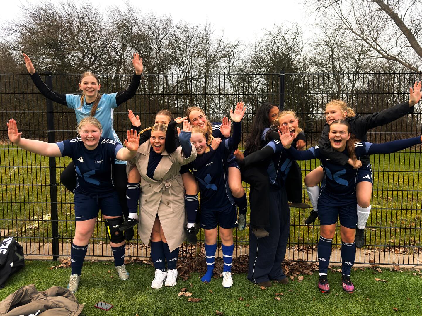 Pigerne vinder 7-0 mod Oure Efterskole og er nu videre til 1/4 finalen. 🤩🤩💪🏼🙌🏼 SEJT PIGER!! 😍