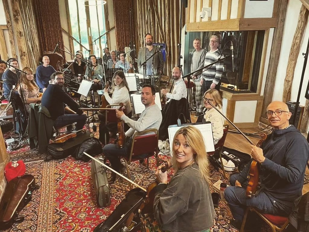 I had a fantastic time recording at @schoolfarmstudios . Really wonderful location, and a great team! Looking forward to mixing the in the strings for a new album of tension underscores for @audionetwork written with the Uber talented Paul Clarvis.
#orchestralrecording #syncmusic #musicformedia #musiccomposition #musicproduction