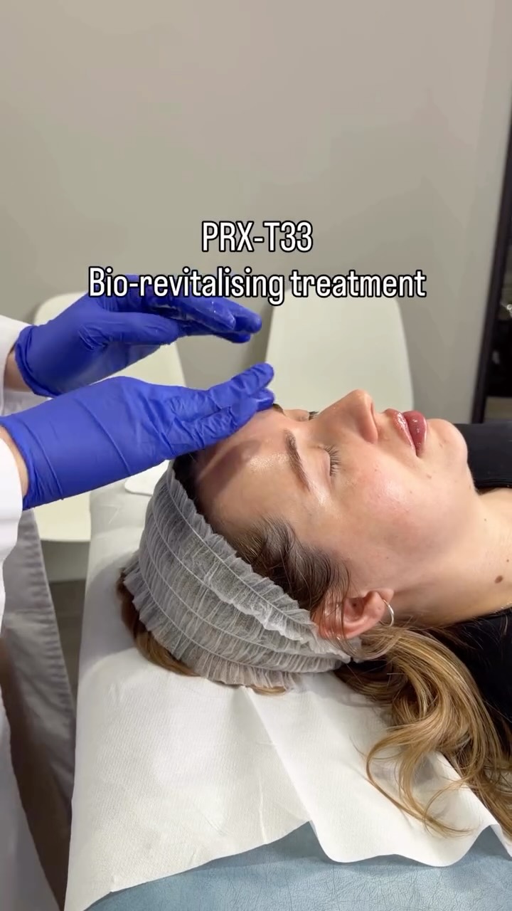 PRX-T33👉🏼The peel that doesn’t peel💓
Instant glow. Long-term collagen activation.
Healthy skin at the next level🔝
Book your PRX session via the link in bio ✨
@prxt33_uk @prxbywiqo
#surbiton #skinglow