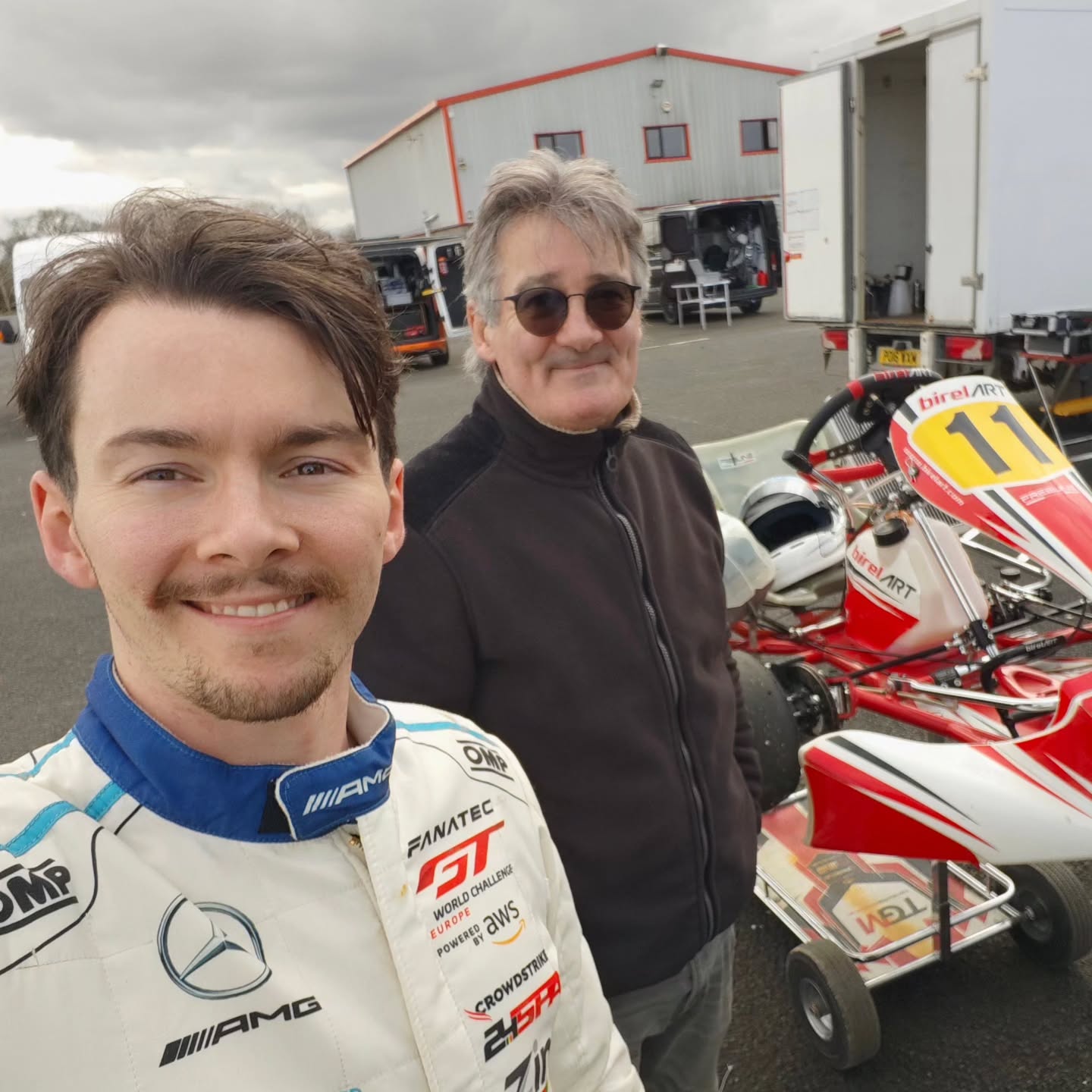 Back to where it all started, lad and dad 🤜🏻🤛🏻
A fun shakedown in the KZ, first kart laps in 10 years and she’s faaast 💨
Good to loosen up ahead of the first round of the @gtworldcheu in 3 weeks, big year ahead #222 👊🏻🏁
@2seasmotorsport @greenlightsp #GTWorld #KZ2 #Karting #BackToBasics