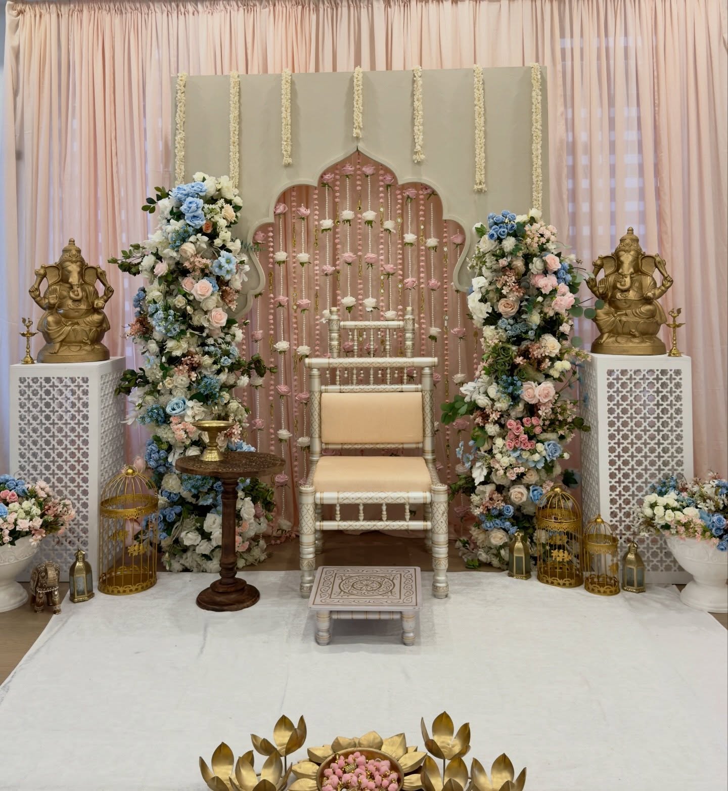 Dukesika’s Valakappu
.
.
Decor & Styling- @evenwoodpartydecor