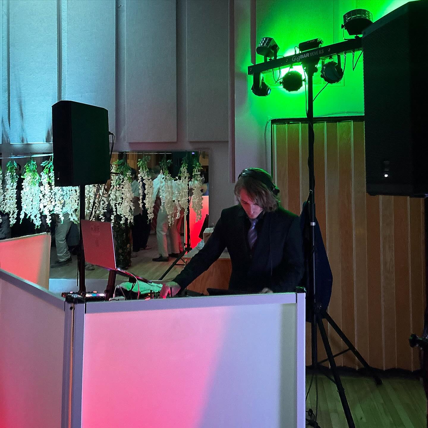 DJ CALEB EVERYBODY!
.
A proud graduate of Western University with a passion for music and entertainment. As with GVE, he thrives on creating unforgettable experiences for couples on their special day. With an infectious energy and a genuine love for what he does, Caleb is dedicated to ensuring that every wedding and event is filled with joy, laughter and unforgettable memories.
.
#weddings #dj #gunnisonvalley