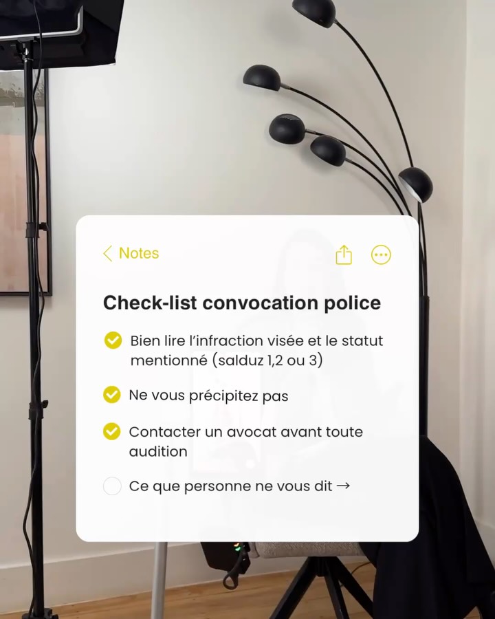L’’enquêteur n’est pas votre confident.
Une audition n’est pas faite que pour “s’expliquer”, elle est aussi faite pour récolter des éléments, des preuves potentielles.
Parfois, se taire est l’acte de défense le plus puissant.
La précipitation est l’ennemie de votre défense.
Votre préparation doit commencer avant de franchir la porte du commissariat :
→ Le statut Salduz n’est pas un détail : il définit l’étendue de vos droits. Êtes-vous suspect ou simple témoin ou victime ?
→ Chaque mot compte : ce que vous dites est consigné. Une imprécision, sous le coup du stress, peut devenir une contradiction.
→ L’assistance d’un avocat : ce n’est pas un aveu de culpabilité ou de faiblesse, c’est la garantie que la procédure reste équitable et que vos droits sont respectés.
→ Le droit de relecture : ne signez jamais une audition sans l’avoir relue attentivement. Vous pouvez demander des corrections ou apporter des précisions si vos propos ont été mal retranscrits.
Ne subissez pas votre audition.
Préparez-la.
Vous vous reconnaissez dans cette situation ? Le cabinet peut vous conseiller.
#droitpenal #avocat #justice #convocationpolice #procedurepenale